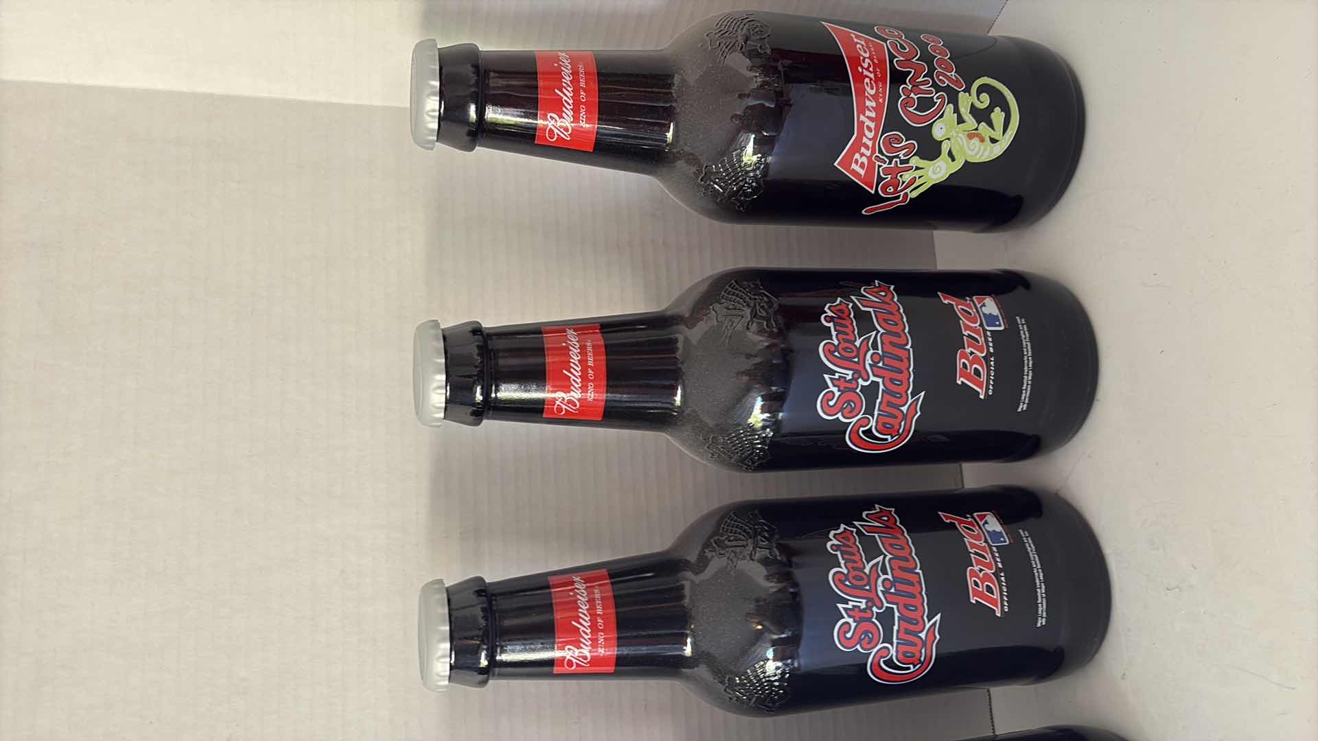 Photo 1 of Budweiser 2 ER BOTTLES 6 PACK