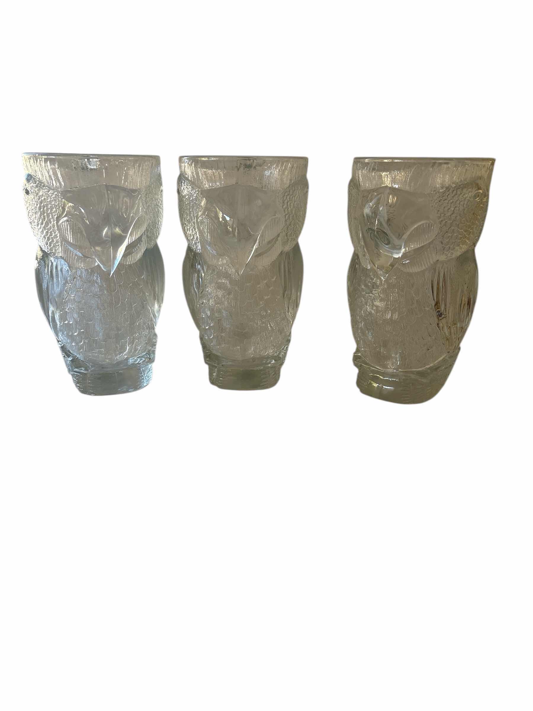 Photo 1 of 3-VINTAGE LAS VEGAS TROPICANA GLASS PARROT MUG CASINO SOUVENIR'S 7.5"