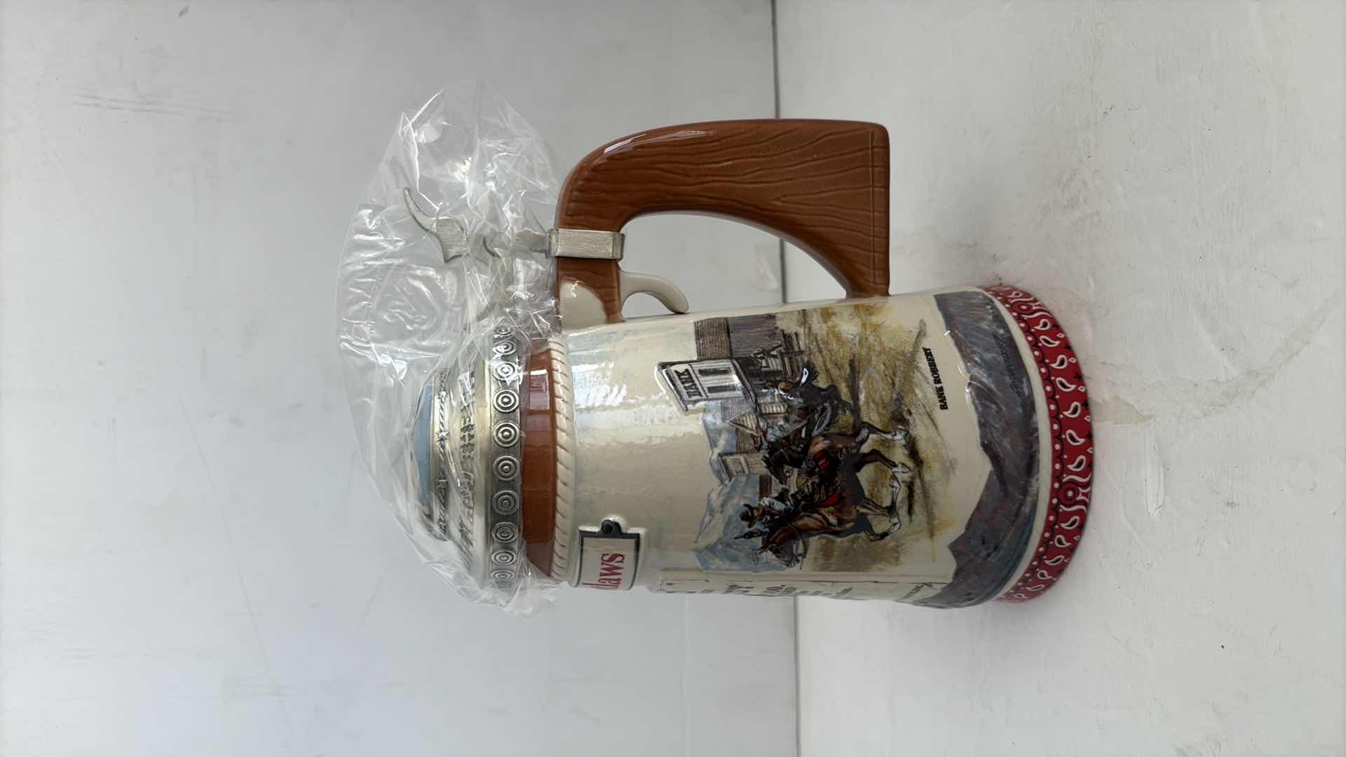 Photo 1 of FAMOUS OUTLAW SERIES “BUTCH CASSIDY AND THE HOLE IN THE WALL GANG” STEIN