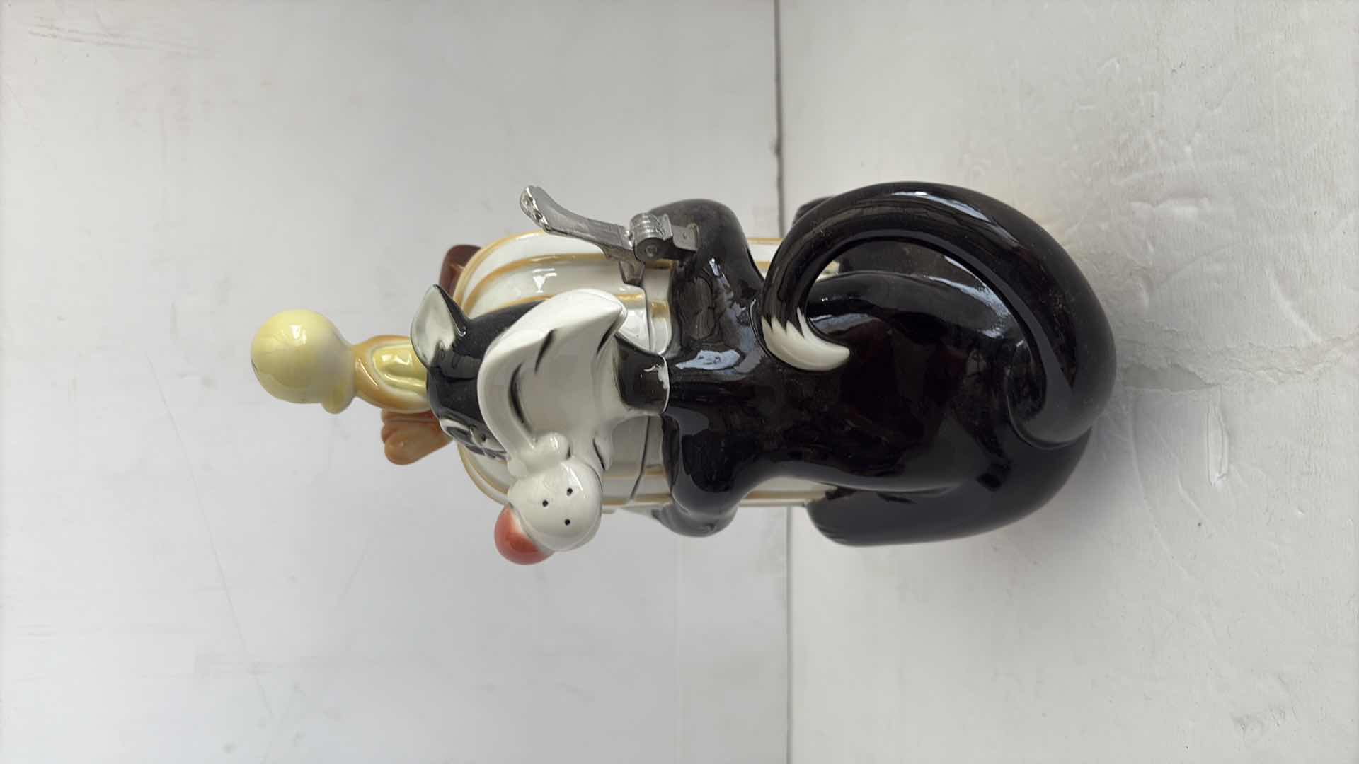 Photo 1 of LOONEY TUNES “TWEETY AND SYLVESTER COLLECTIBLE” STEIN