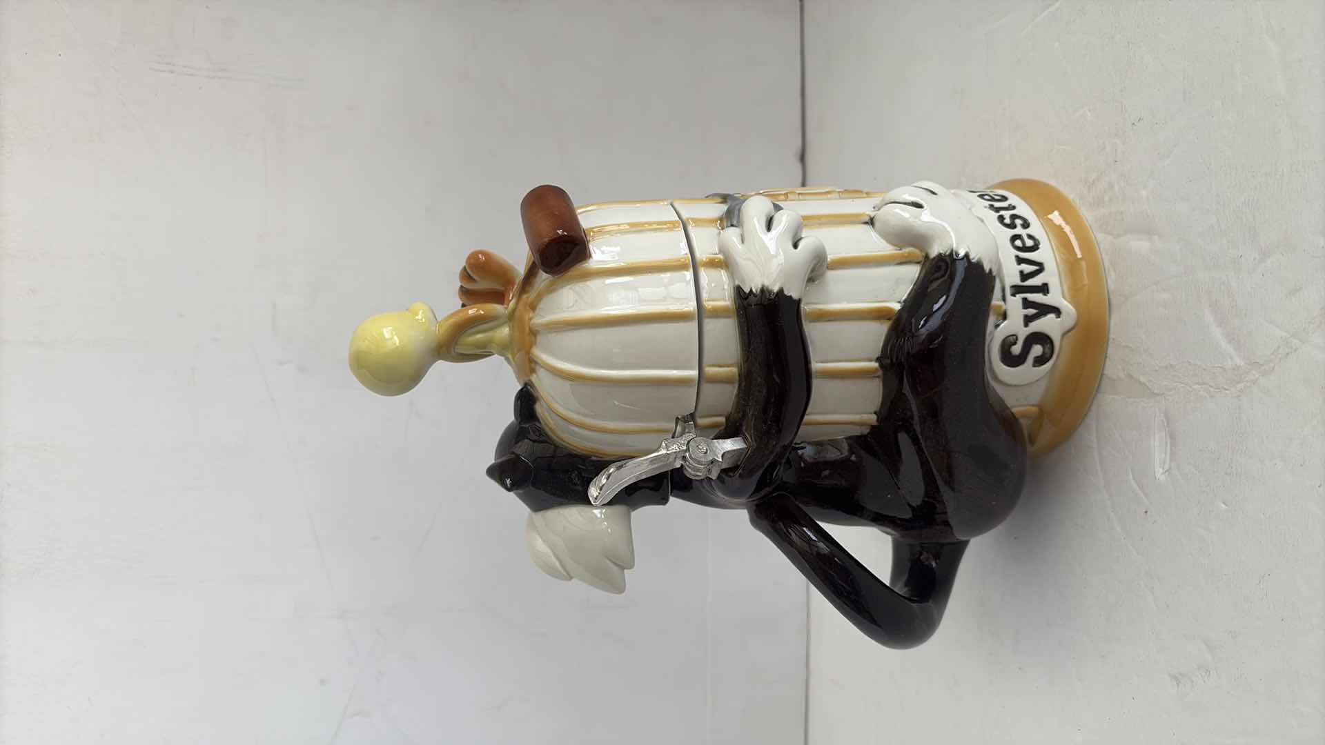 Photo 1 of LOONEY TUNES “TWEETY AND SYLVESTER COLLECTIBLE” STEIN