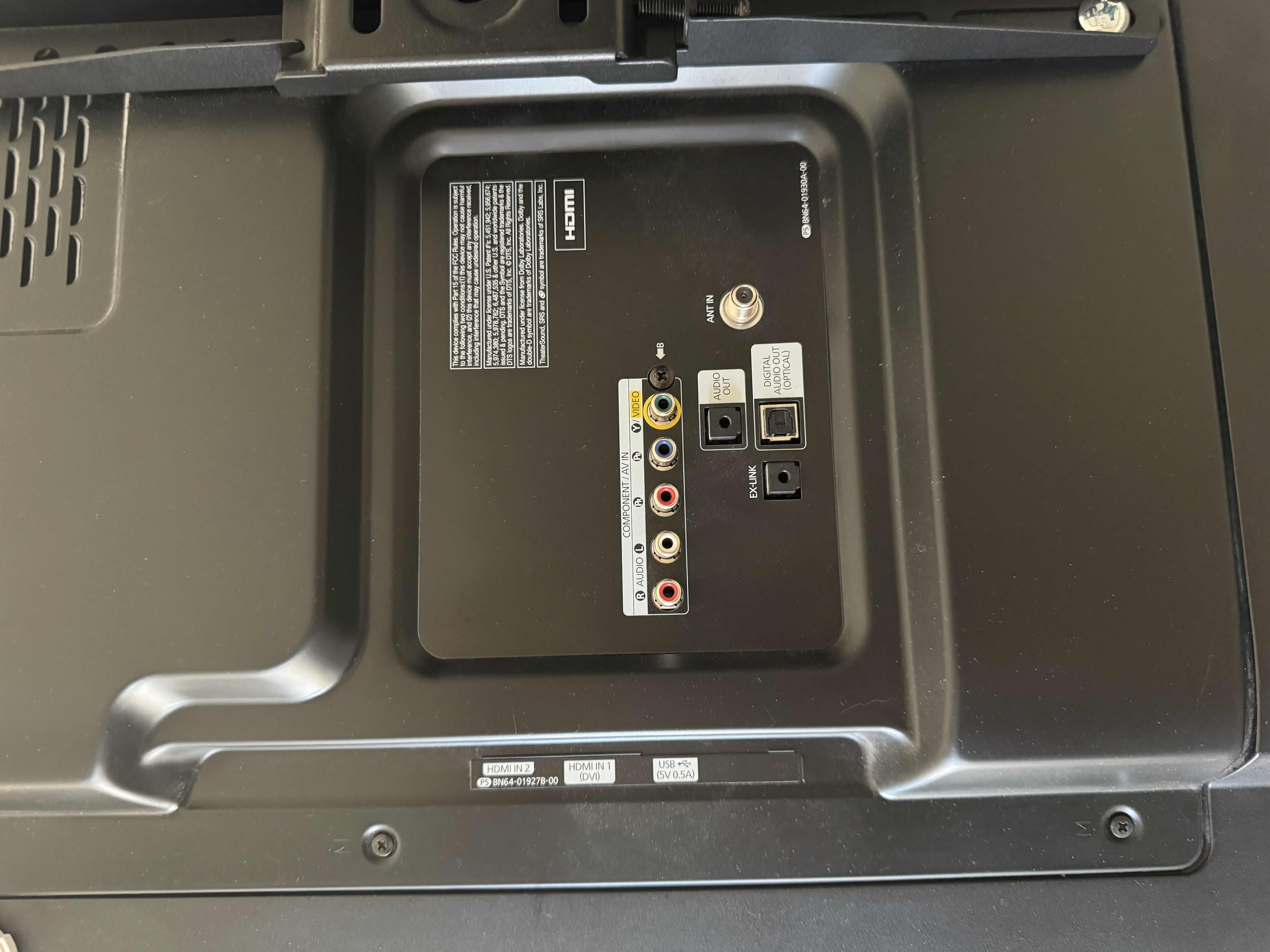 Photo 1 of 43" SAMSUNG TV W WALL MOUNT (NO REMOTE)