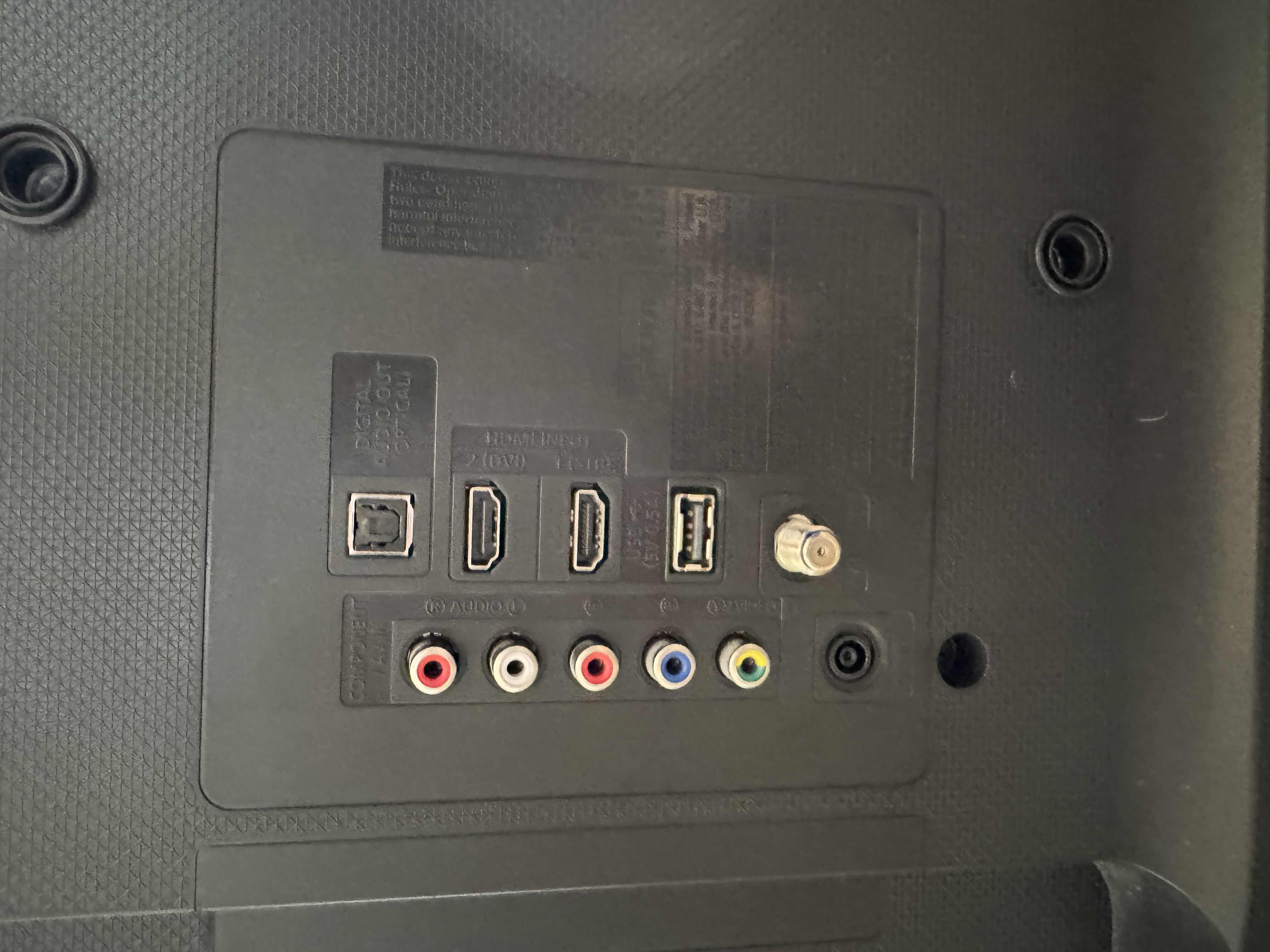 Photo 1 of 28" SAMSUNG TV W REMOTE MODEL NO: UN32J5003AF