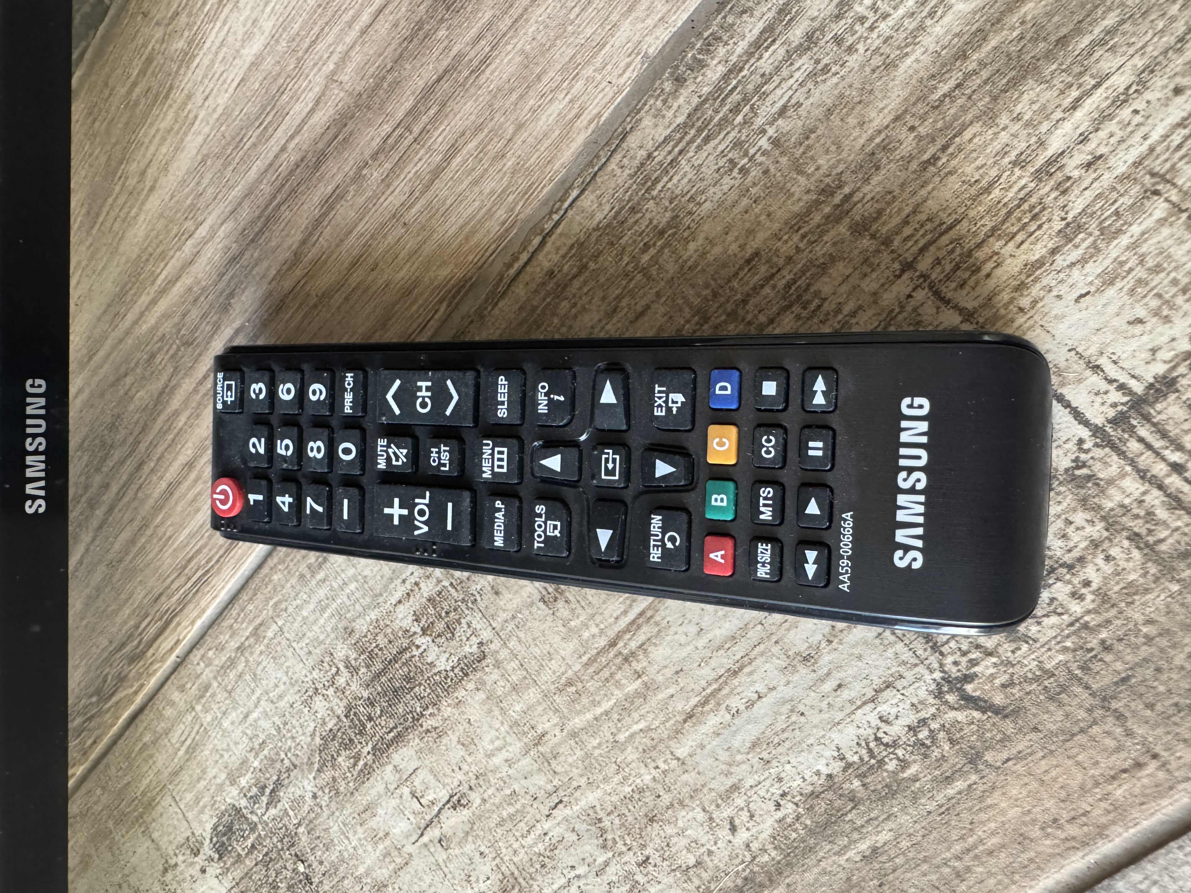 Photo 1 of 28" SAMSUNG TV W REMOTE MODEL NO: UN32J5003AF