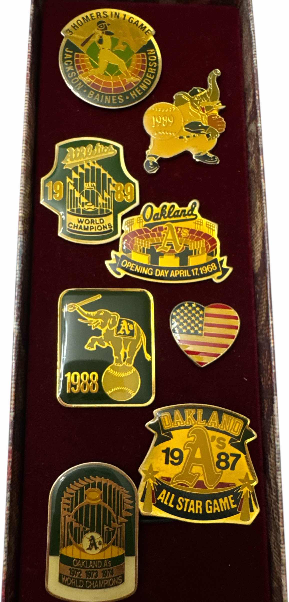 Photo 1 of 1989 OAKLAND ATHLETICS MLB PIN SET