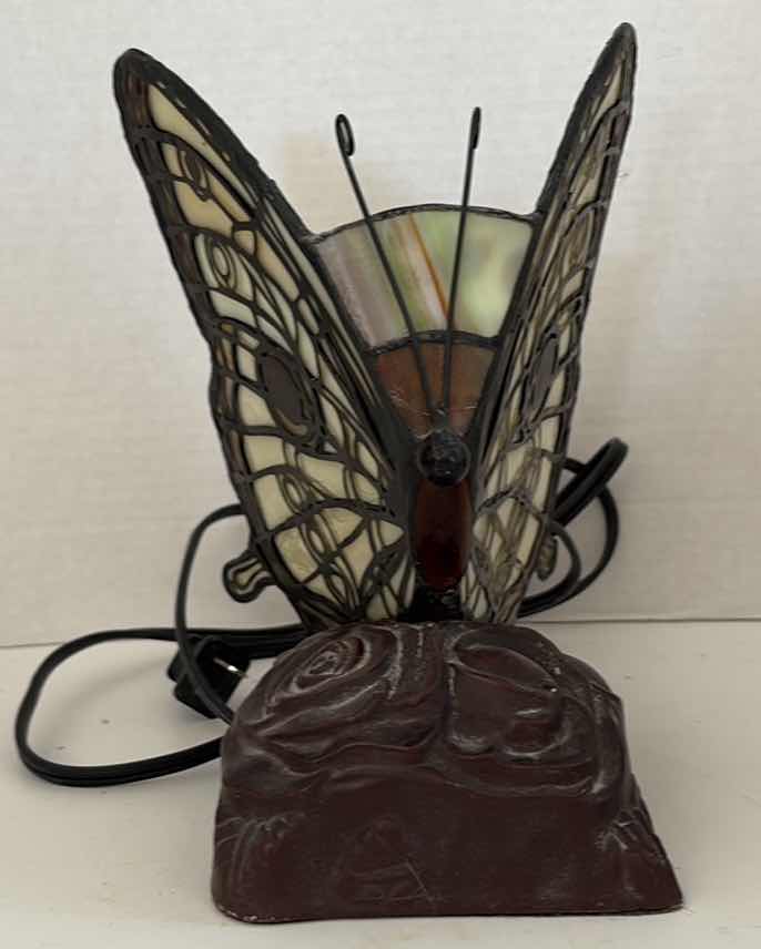 Photo 1 of TIFFANY INSPIRED RESIN LAMP BUTTERFLY H8.5”