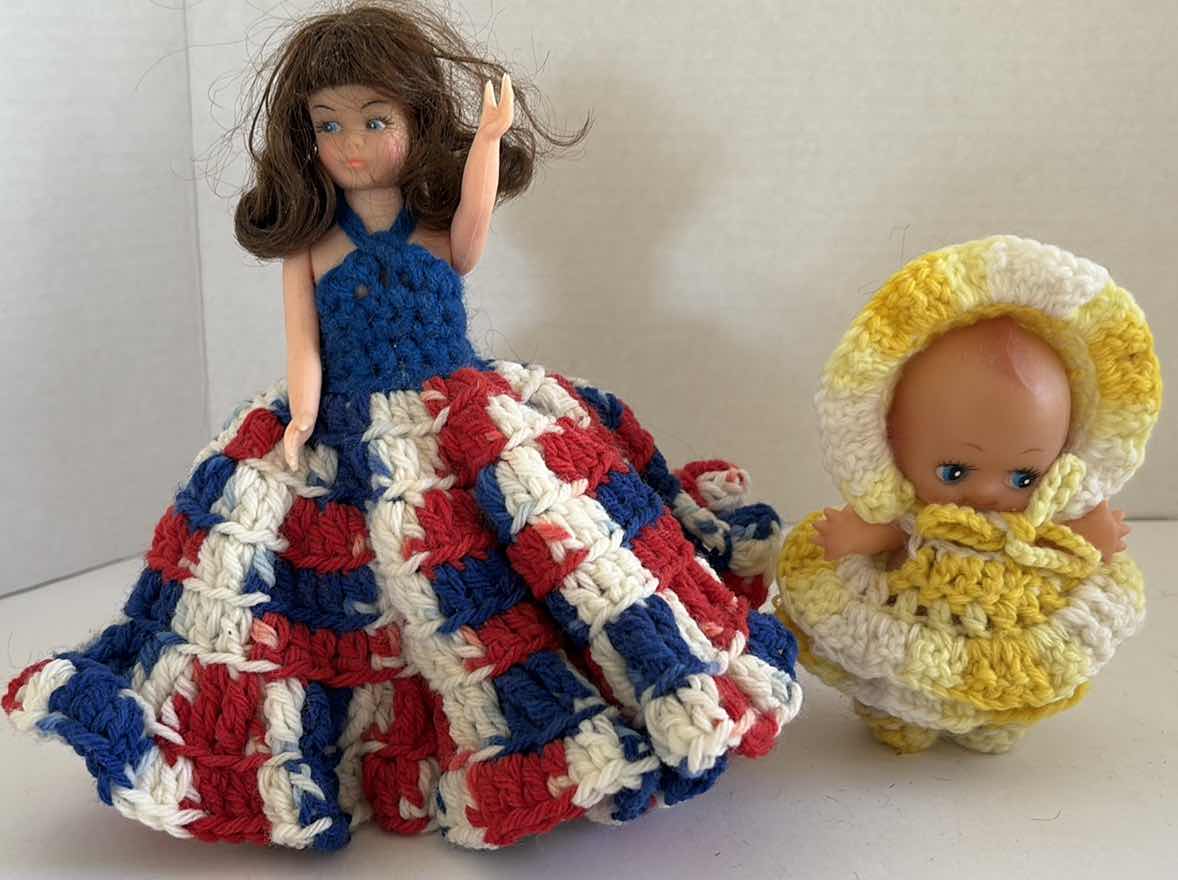 Photo 1 of (3)PCS AROUND THE WORLD DOLLS PLASTIC H12”