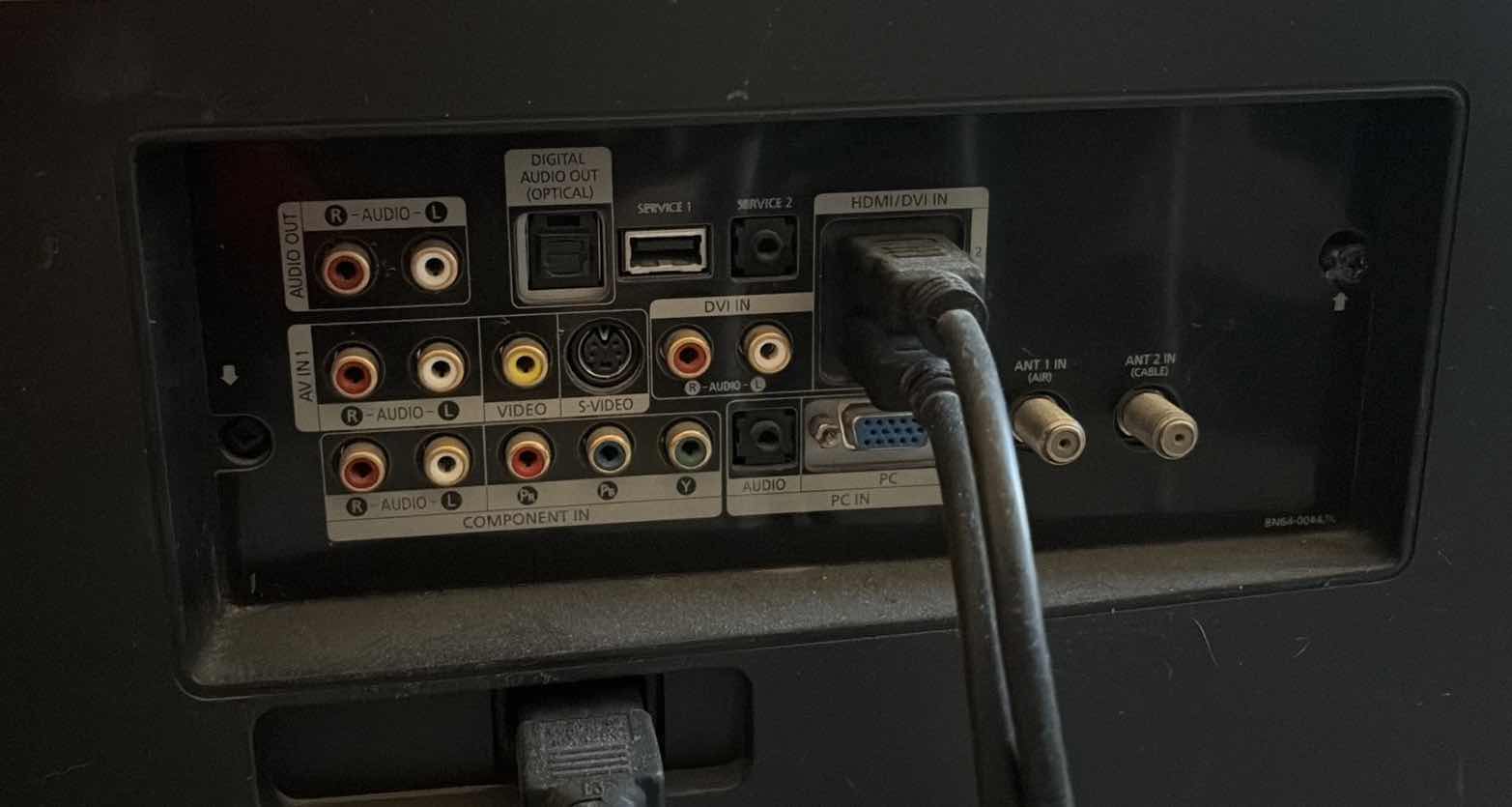 Photo 1 of 39” SAMSUNG TV