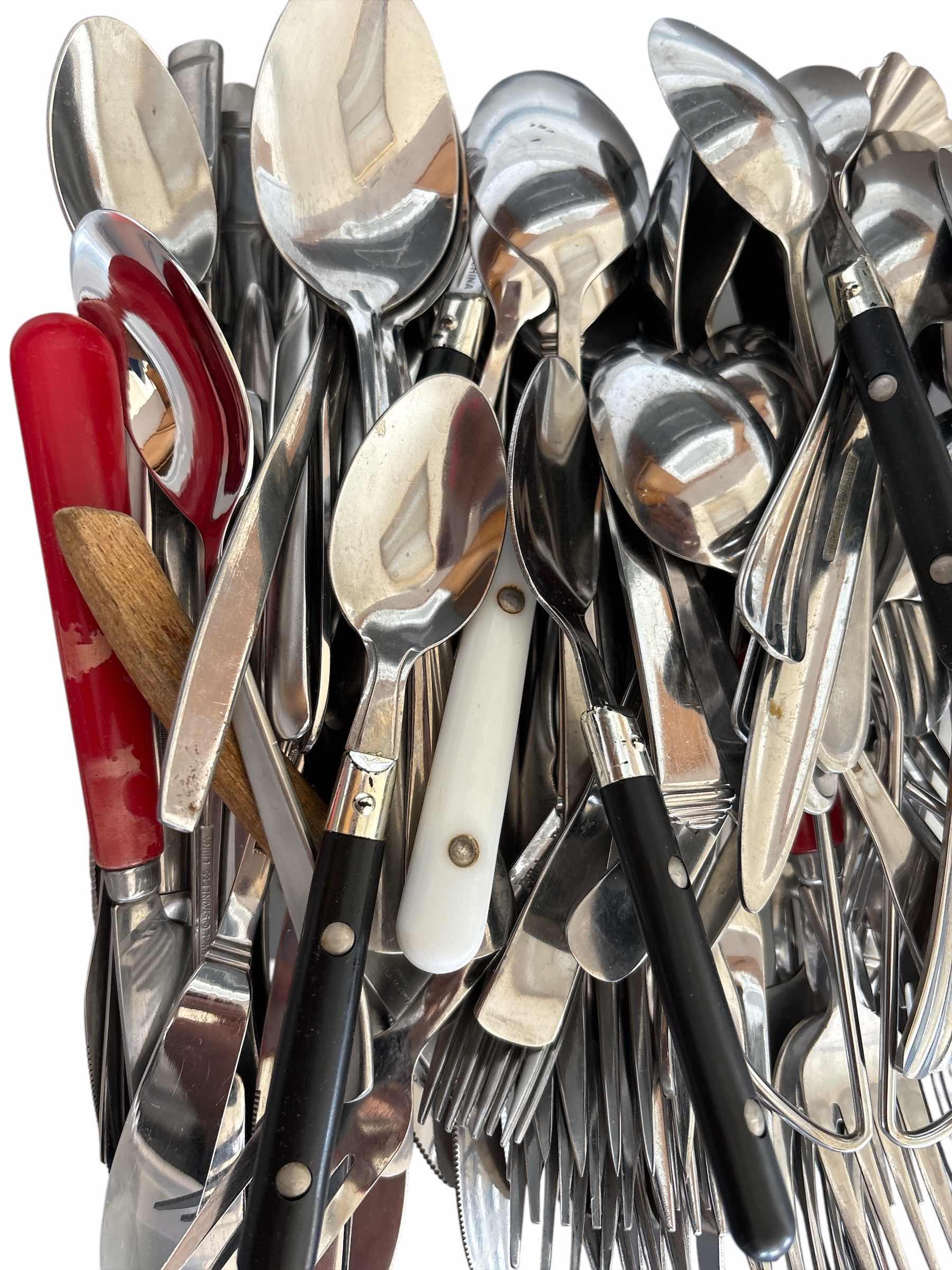 Photo 1 of CONTAINER OF UTENSILS