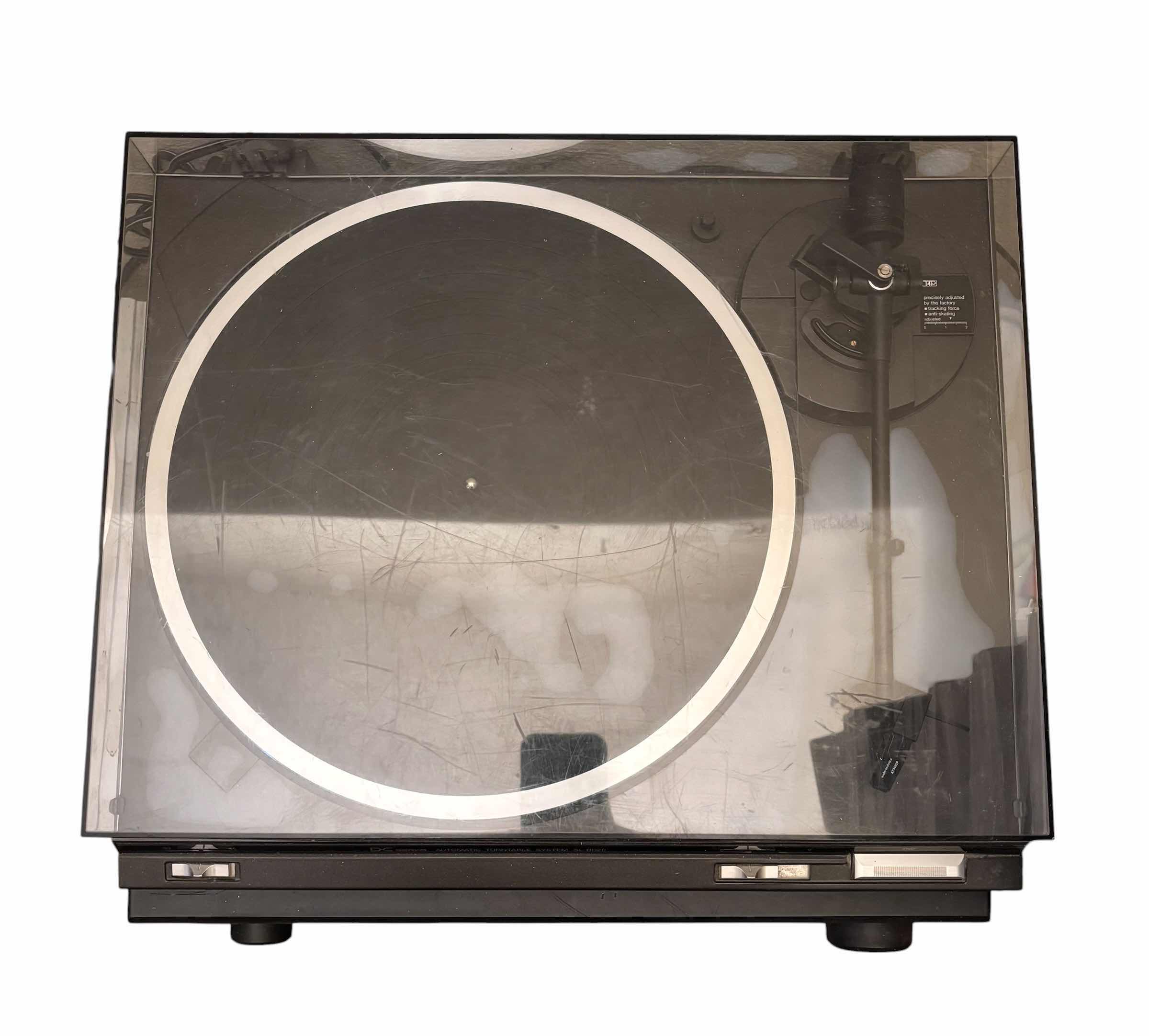 Photo 1 of TECHNICS SL-BD20 DC SERVO AUTOMATIC TURNTABLE