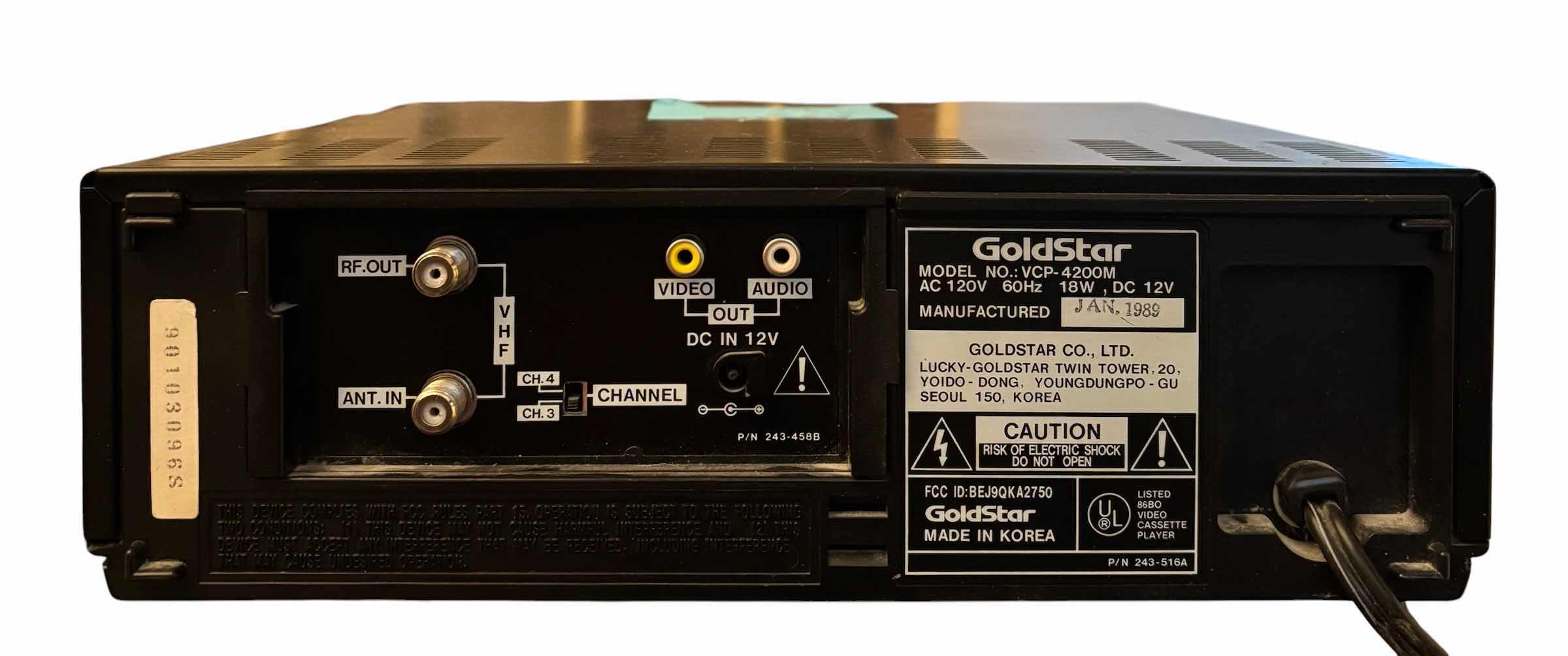 Photo 1 of GOLDSTAR VHS & HITACHI DVD PLAYER