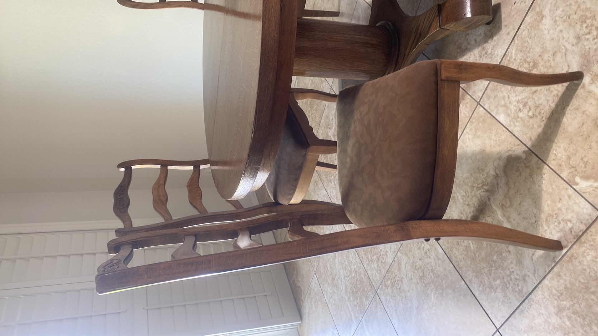 Photo 1 of 42” ROUND WOOD OAK TABLE WITH 3 LEAFS 9” AND FOUR CHAIRS H30”