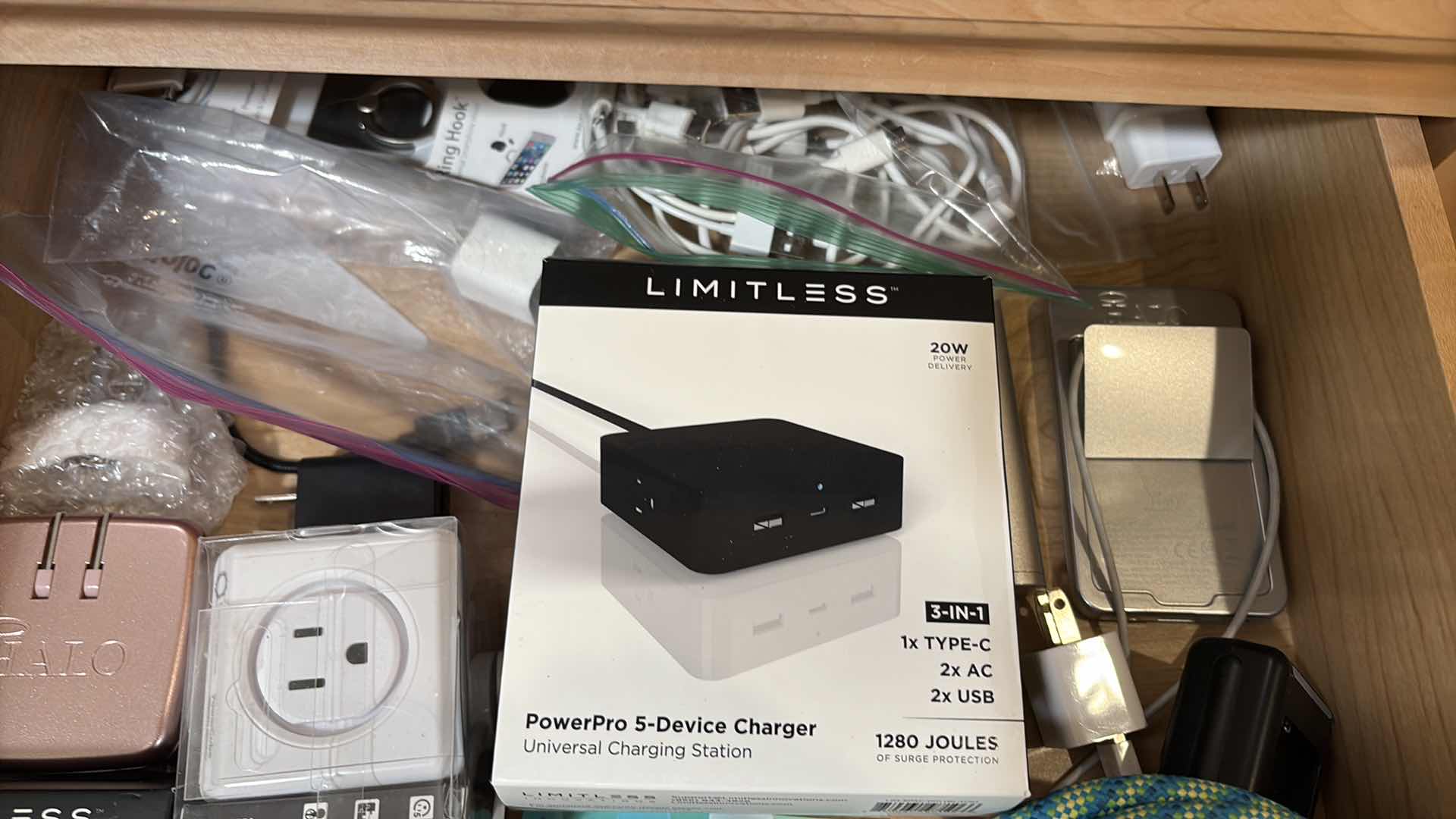 Photo 1 of CONTENTS OF KITCHEN DRAWER ELECTRONICS