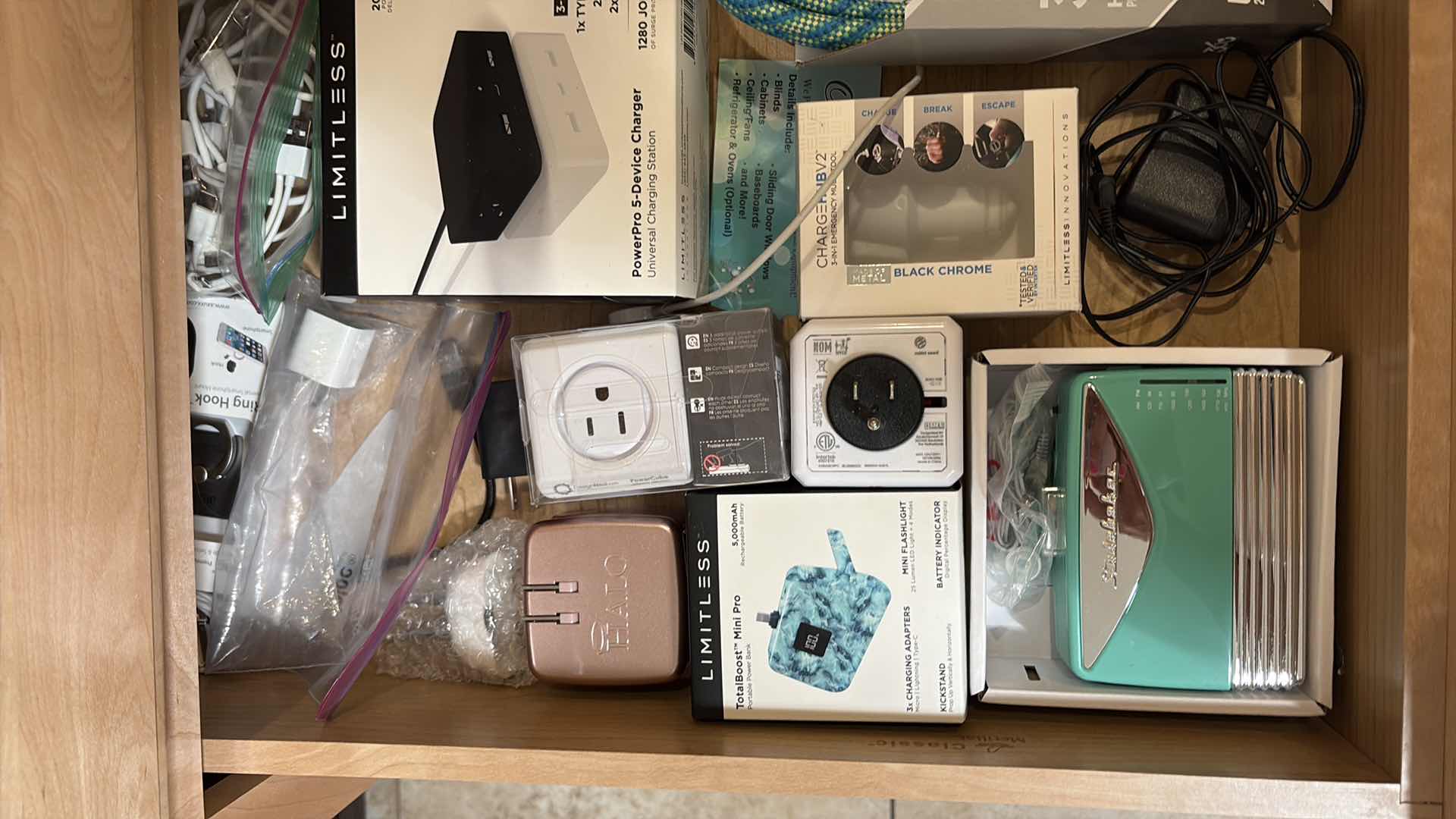 Photo 1 of CONTENTS OF KITCHEN DRAWER ELECTRONICS