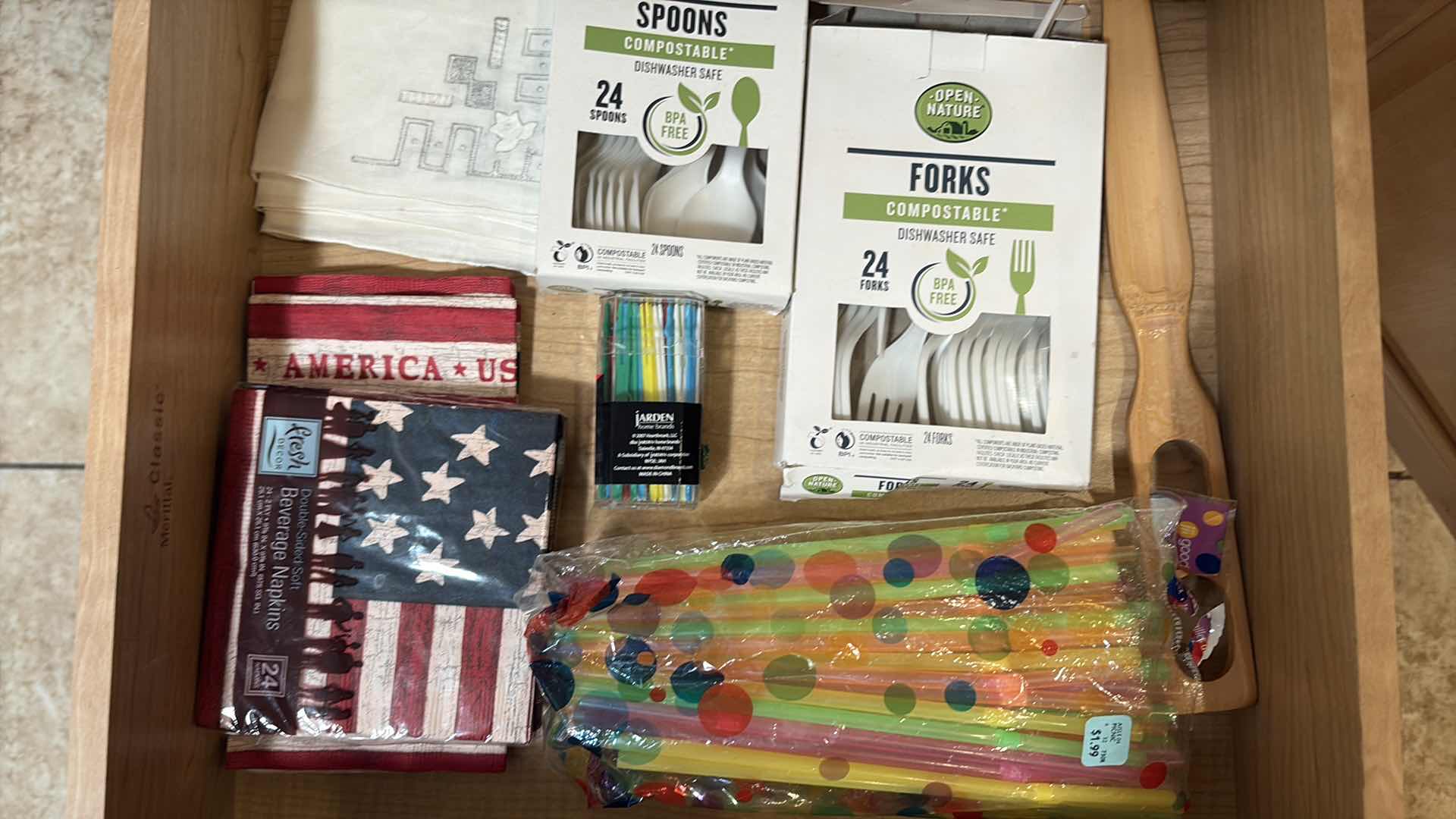 Photo 1 of CONTENTS OF KITCHEN DRAWERS