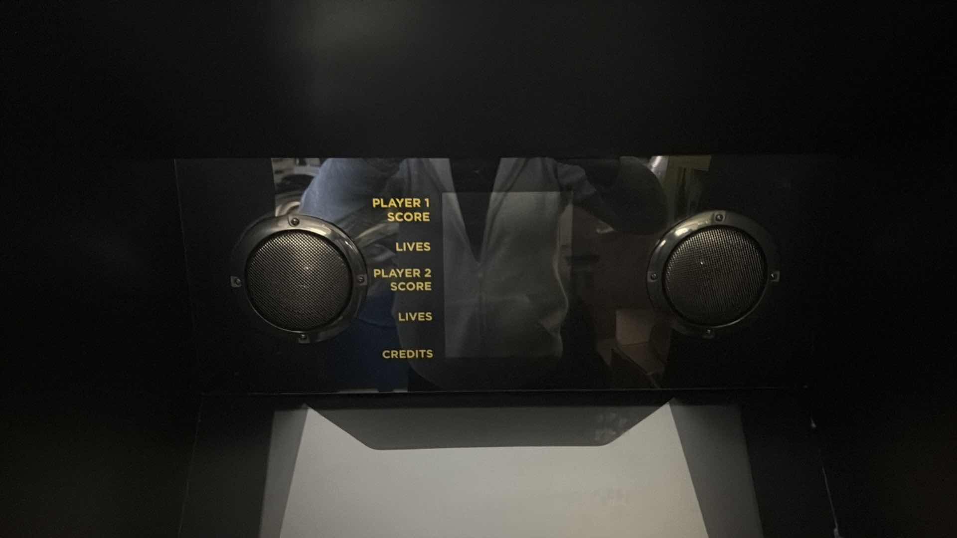 Photo 1 of ARCADE 1 UP DRAGONS LAIR GAMING MACHINE