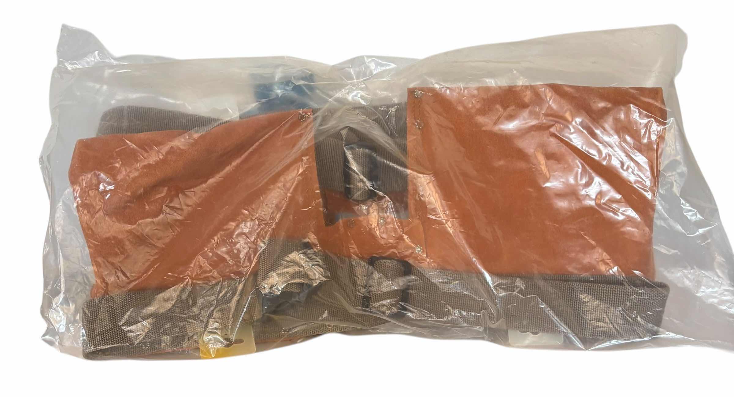 Photo 1 of $50 NWT MCGUIRE NICHOLAS 11 POCKET HANDYMAN’S APRON