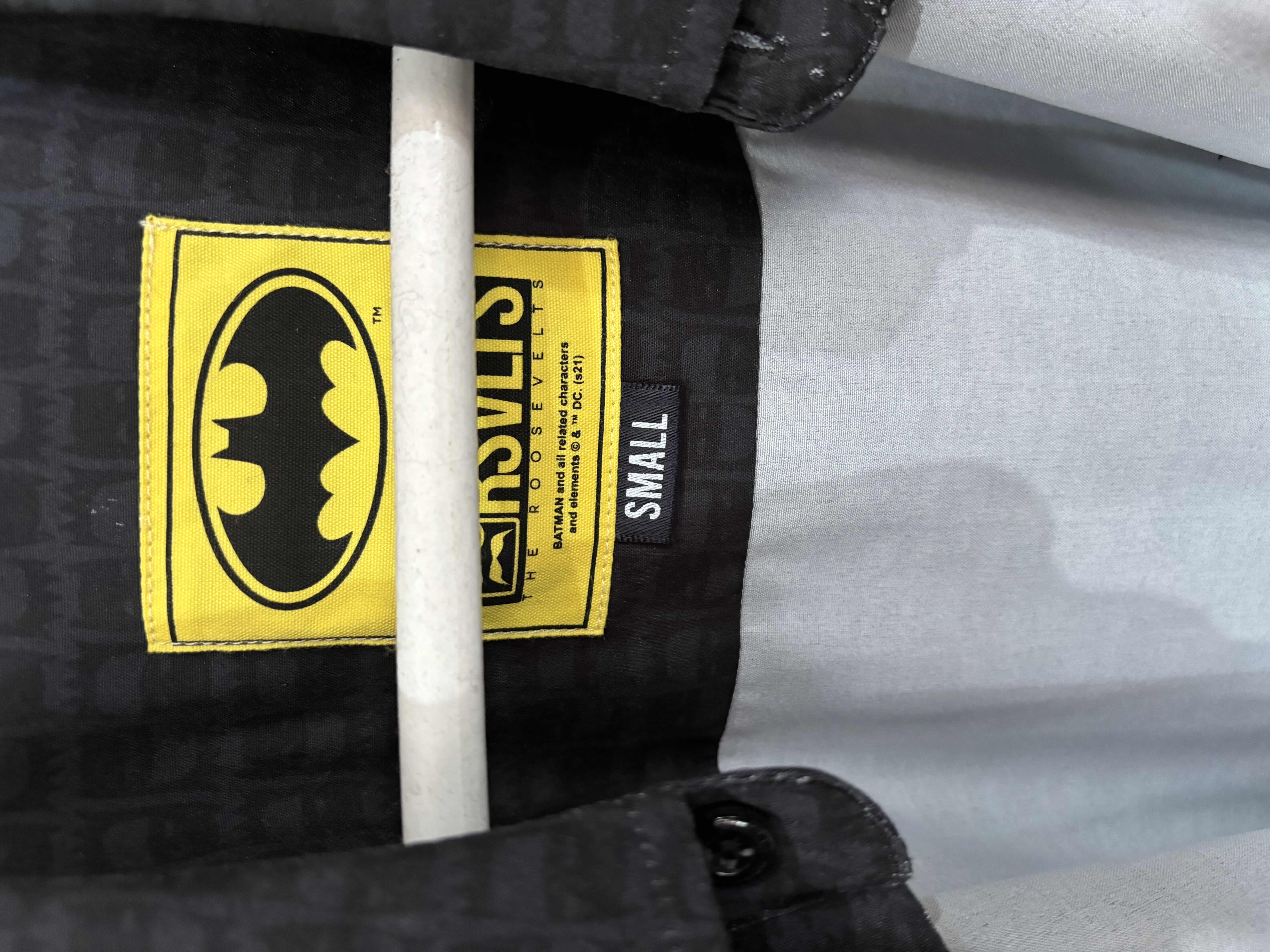 Photo 1 of BATMAN & STAR WARS SHIRTS SIZE S