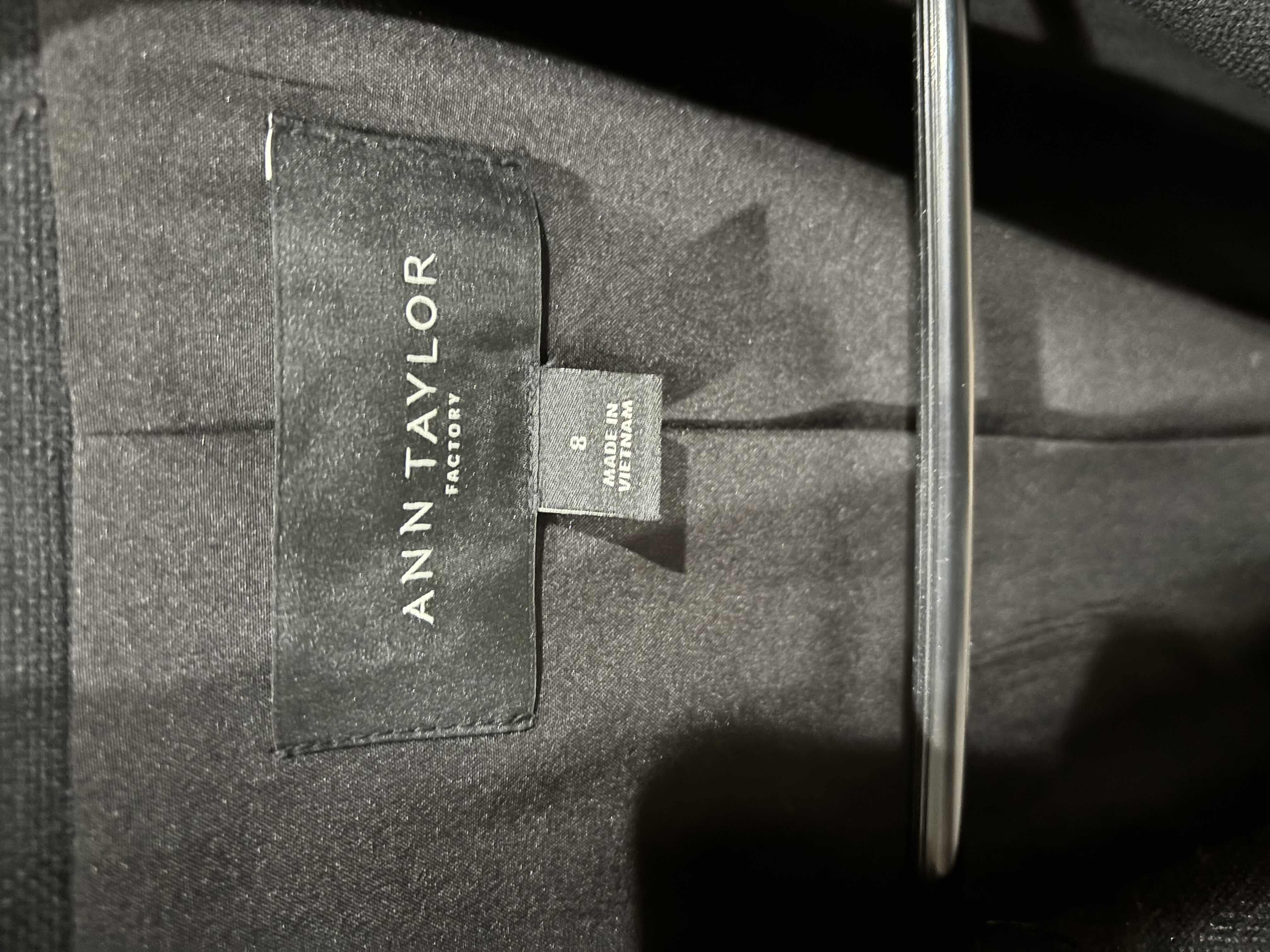 Photo 1 of ANN TAYLOR BLAZER SIZE 8 & EGARA SUIT JACKET APPROXIMATELY SIZE M