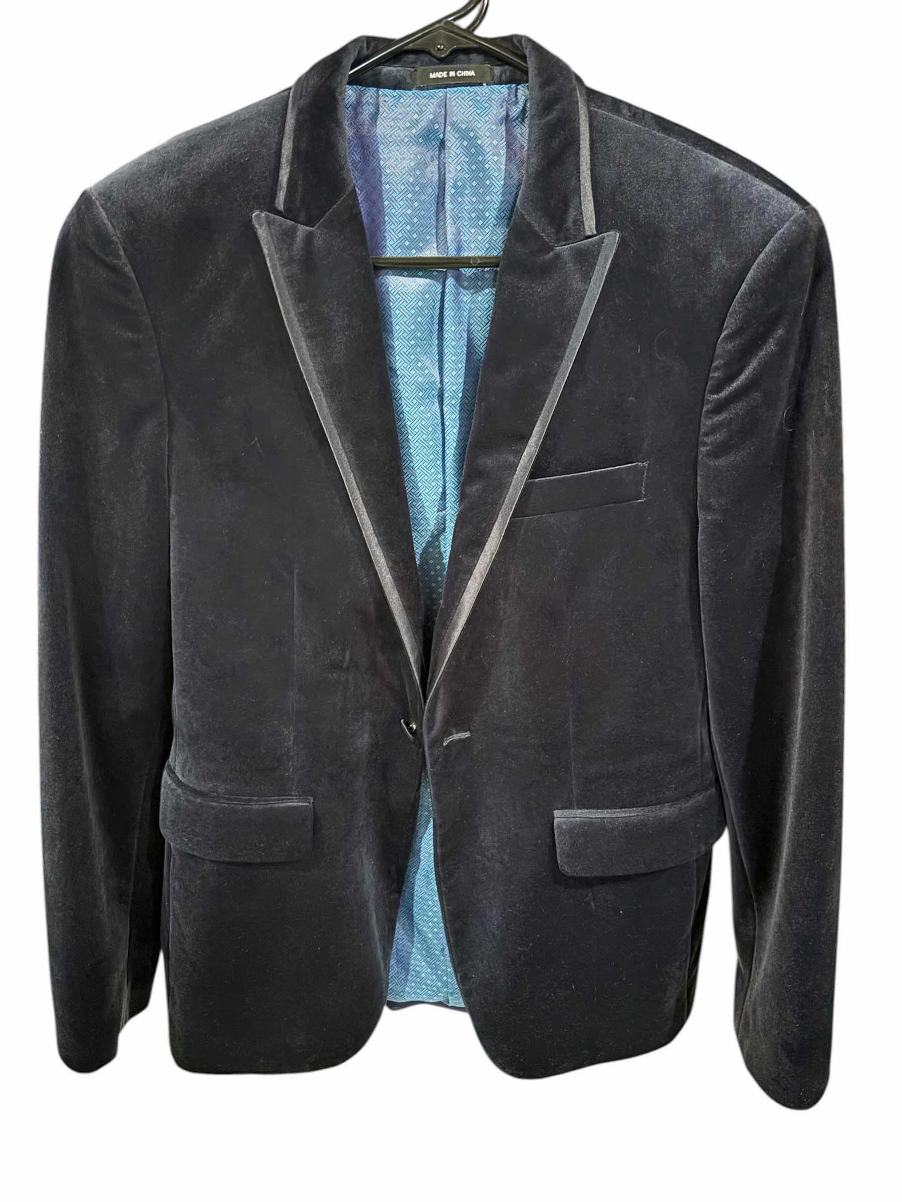Photo 1 of ANN TAYLOR BLAZER SIZE 8 & EGARA SUIT JACKET APPROXIMATELY SIZE M