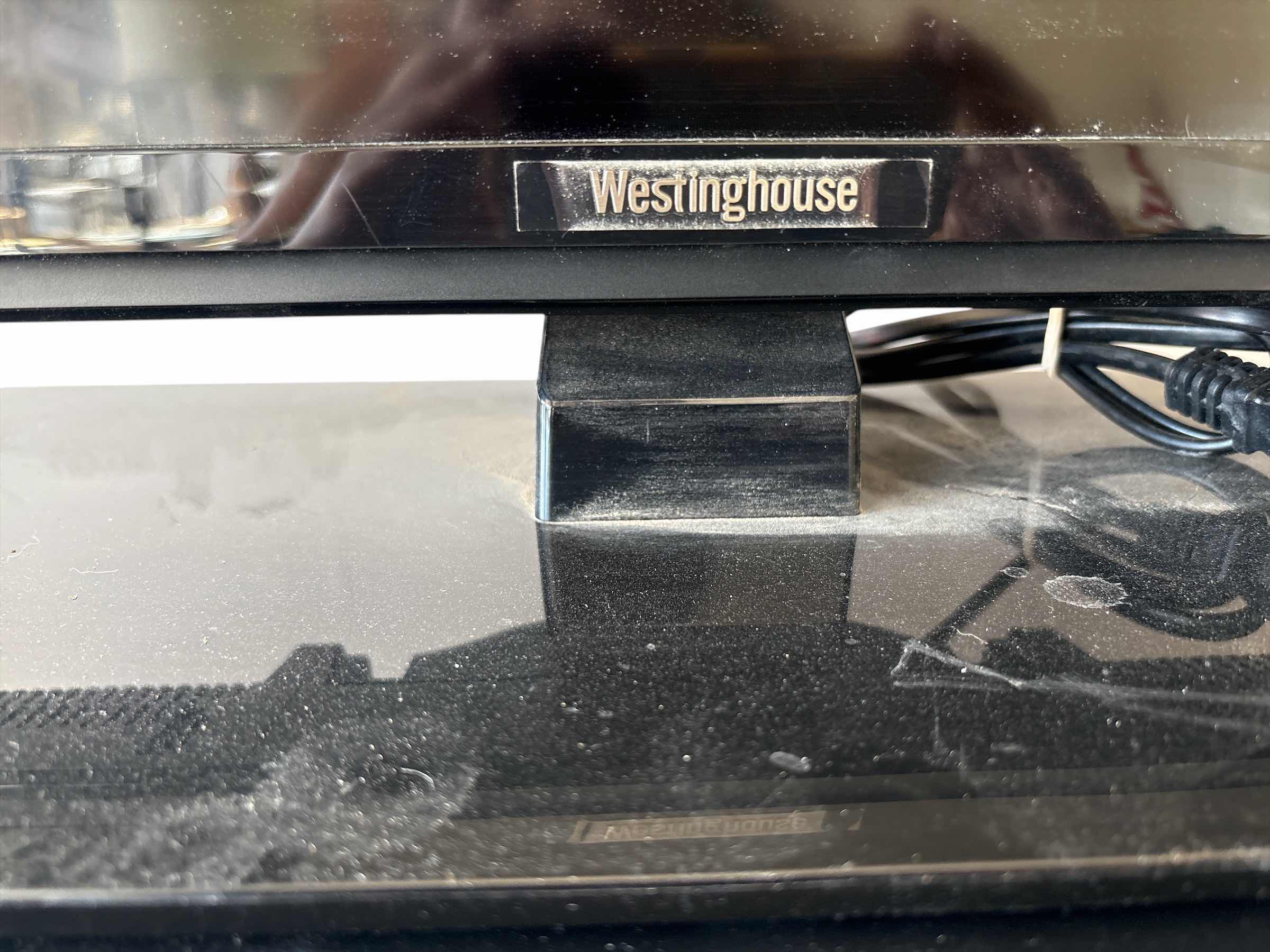 Photo 1 of WESTINGHOUSE TV 39”
