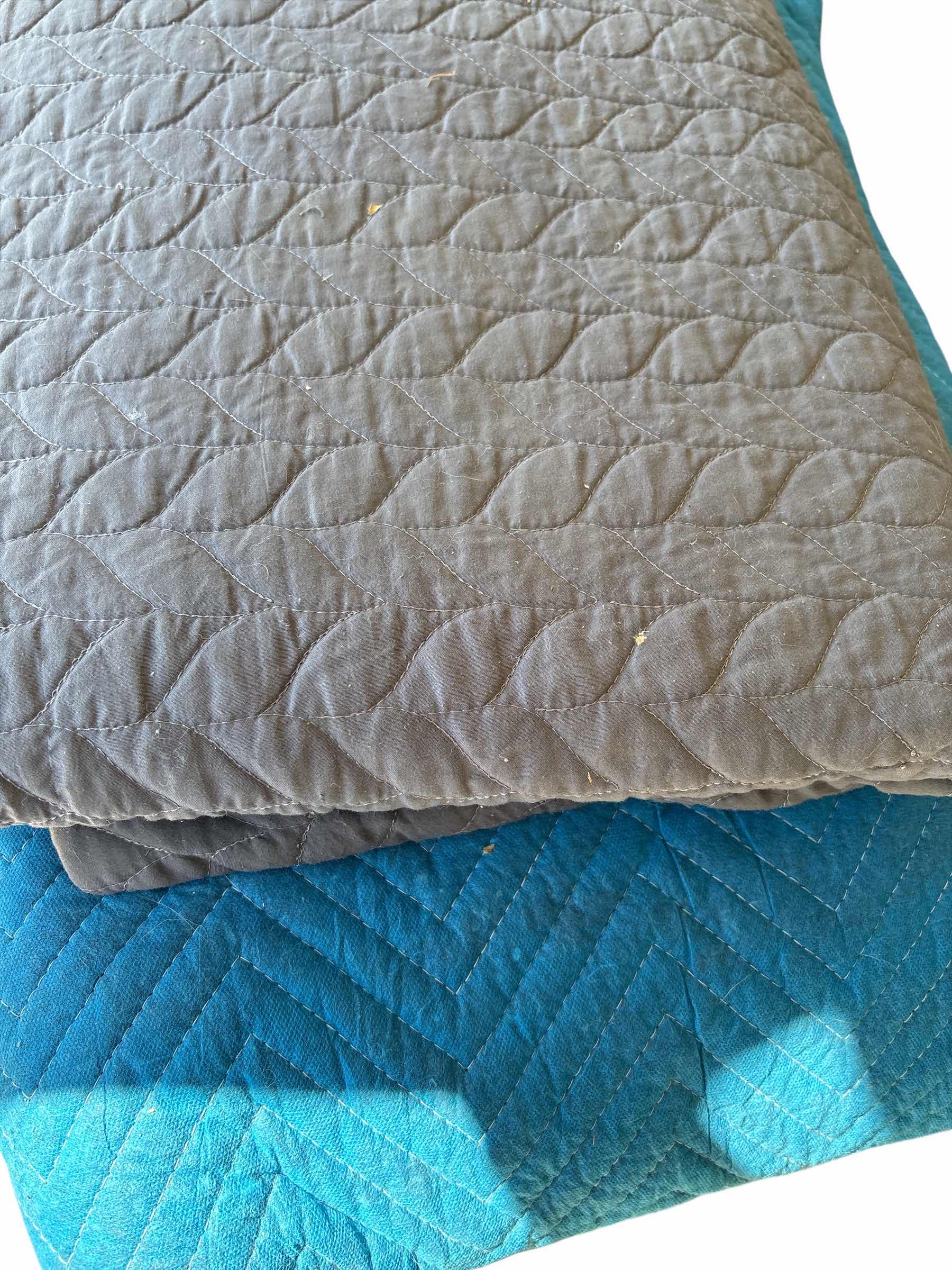 Photo 1 of (3)PCS MOVING BLANKETS