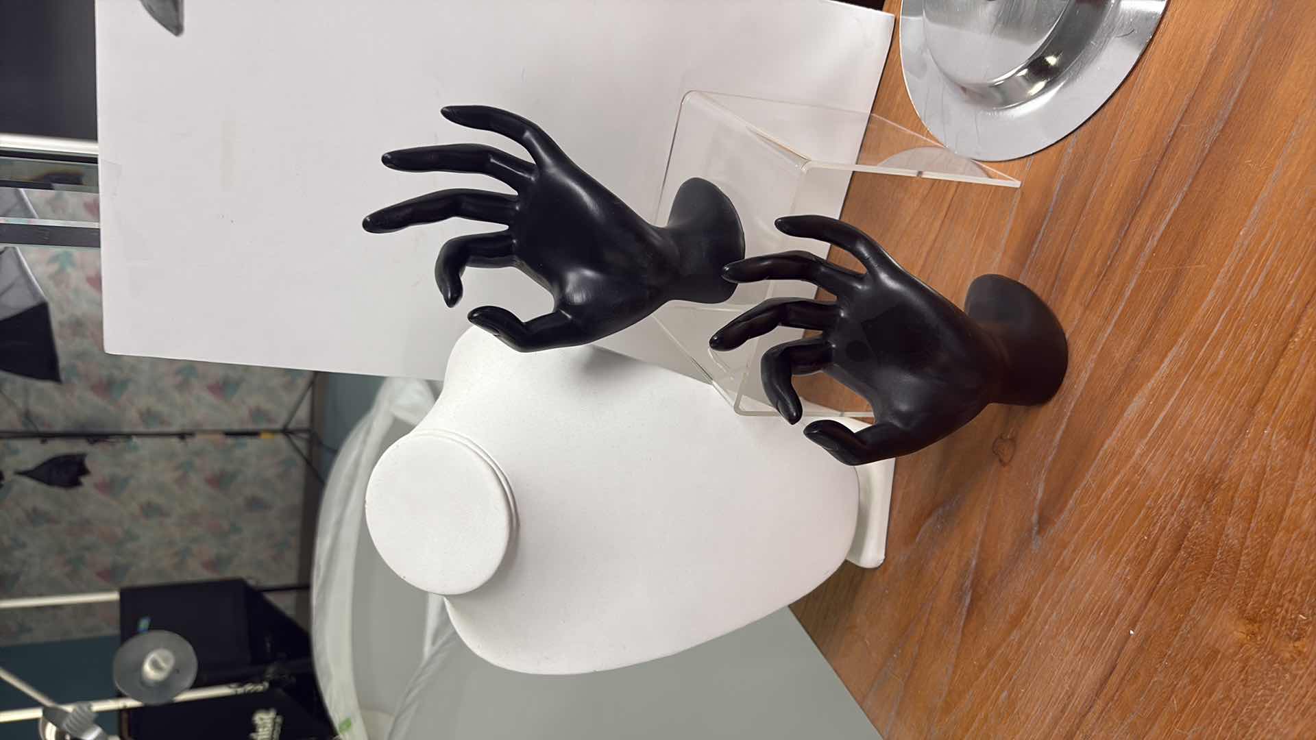 Photo 1 of JEWELRY DISPLAYS HANDS NECKLACE DISPLAY 8”