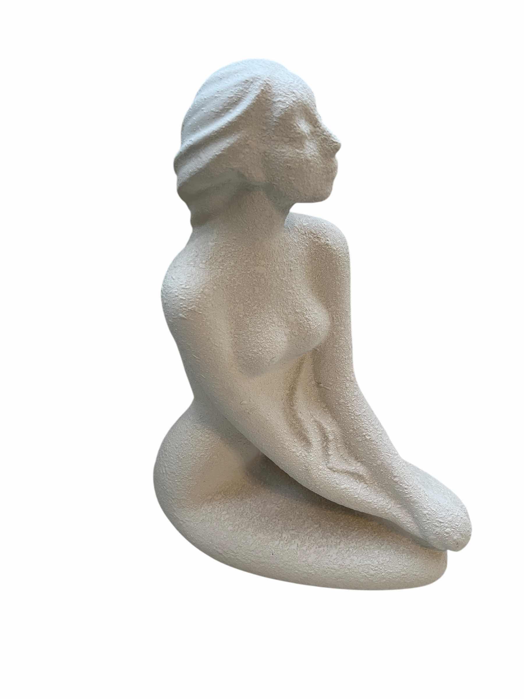 Photo 1 of 15” TALL HARRIS PARTNERS DECORATION