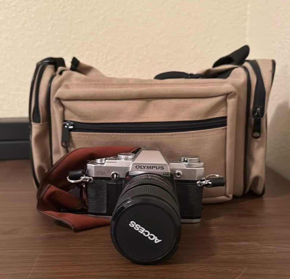 Photo 1 of OLYMPUS CAMERA W CARRYING CASE
