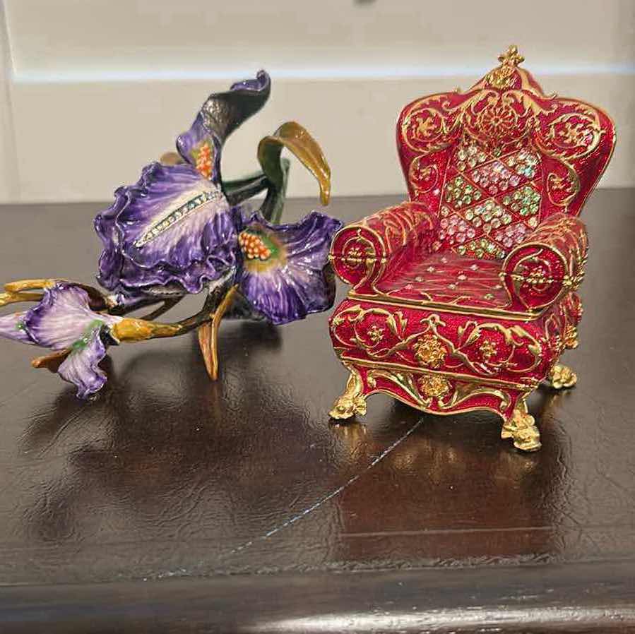 Photo 1 of 2- COLLECTABLE ORNATE CRYSTAL STUDDED TRINKET BOXES THRONE CHAIR PURPLE FLOWER