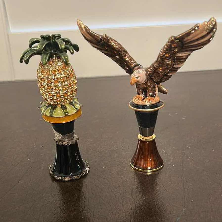 Photo 1 of 2- ORNATE BOTTLE STOPPER PINEAPPLE EAGLE