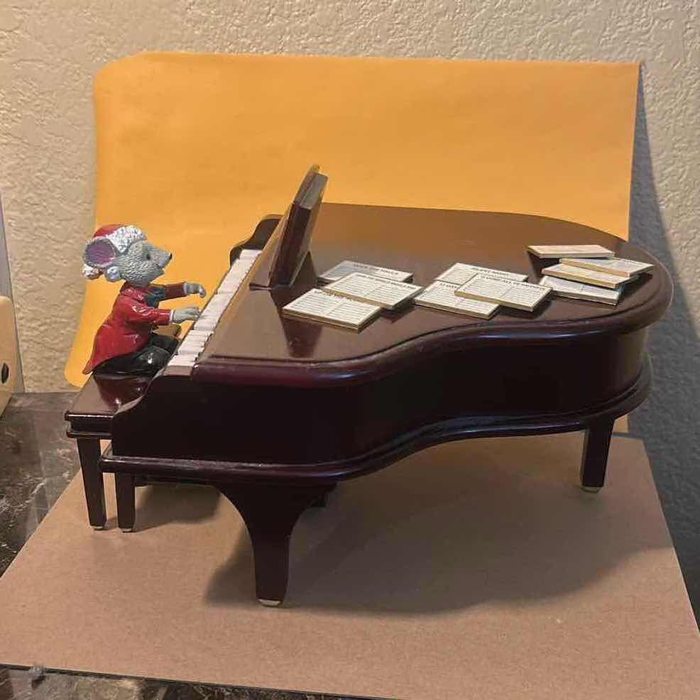 Photo 1 of BATTERY OPERATED PIANO PLAYING CHRISTMAS MOUSE 12“ x H5 1/2“