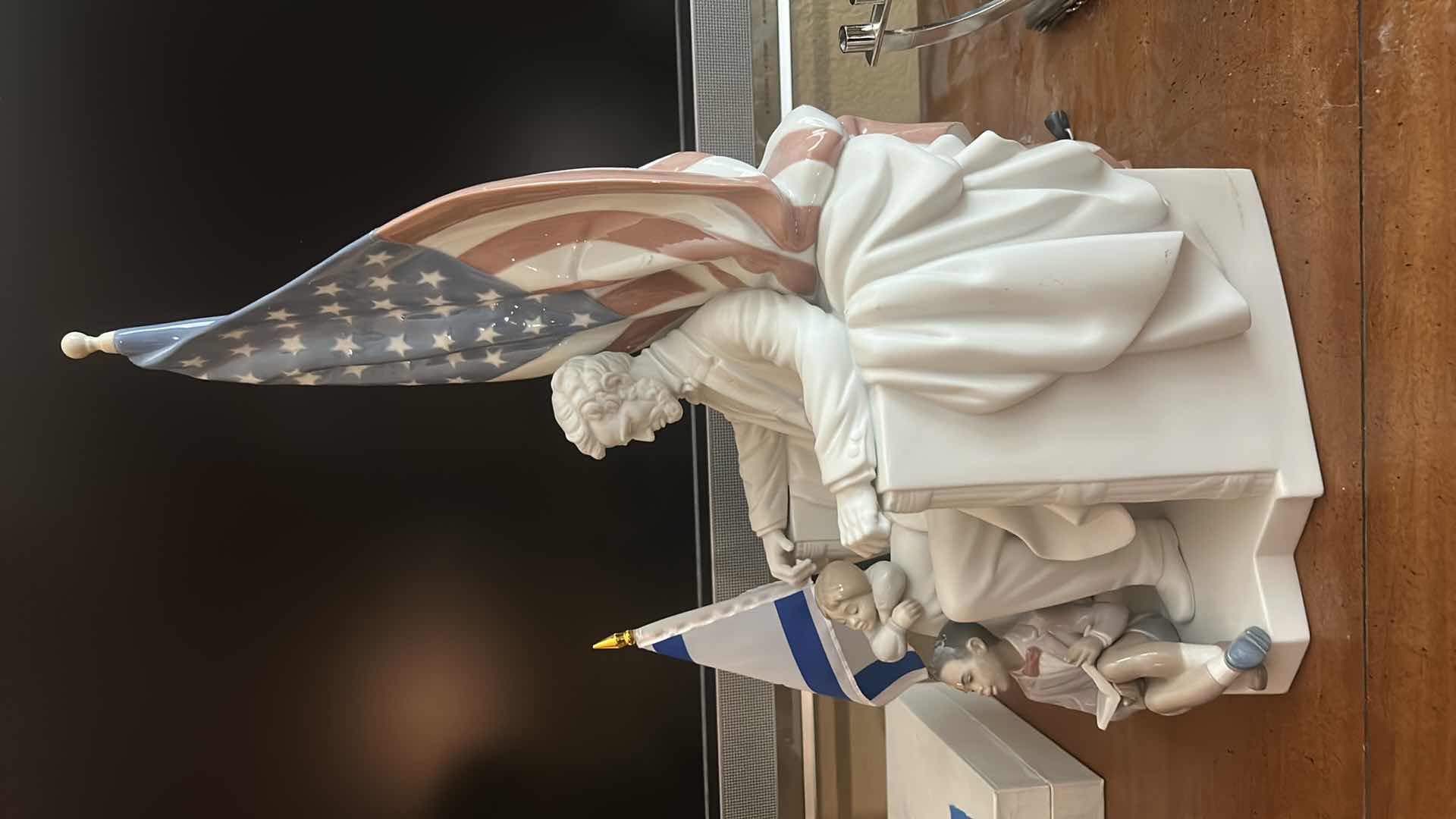 Photo 1 of LLADRO “ABRAHAM LINCOLN” PORCELAIN SCULPTURE, MODEL NUMBER 07554 OR 7554.
• IT IS A LIMITED EDITION PIECE, WITH A TOTAL RUN OF 2,500 UNITS. H24”