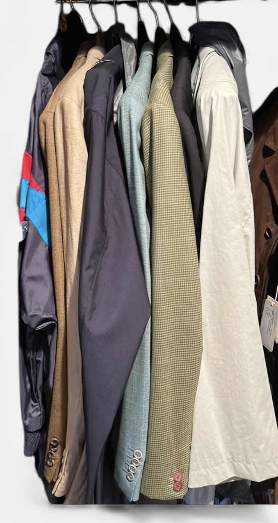 Photo 1 of MENS DESIGNER CLOTHING SIZE L XL