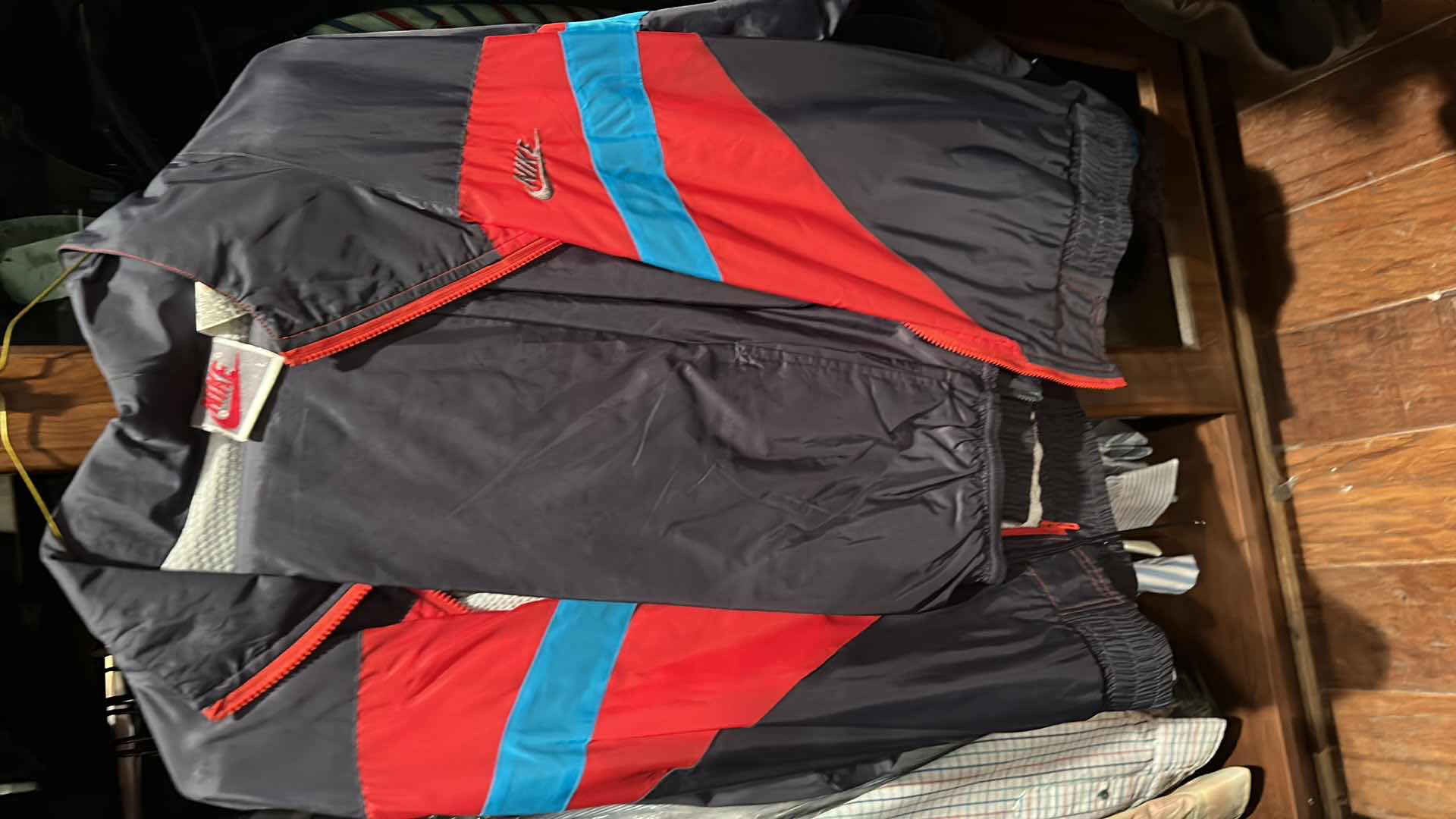 Photo 1 of MENS DESIGNER CLOTHING SIZE L XL