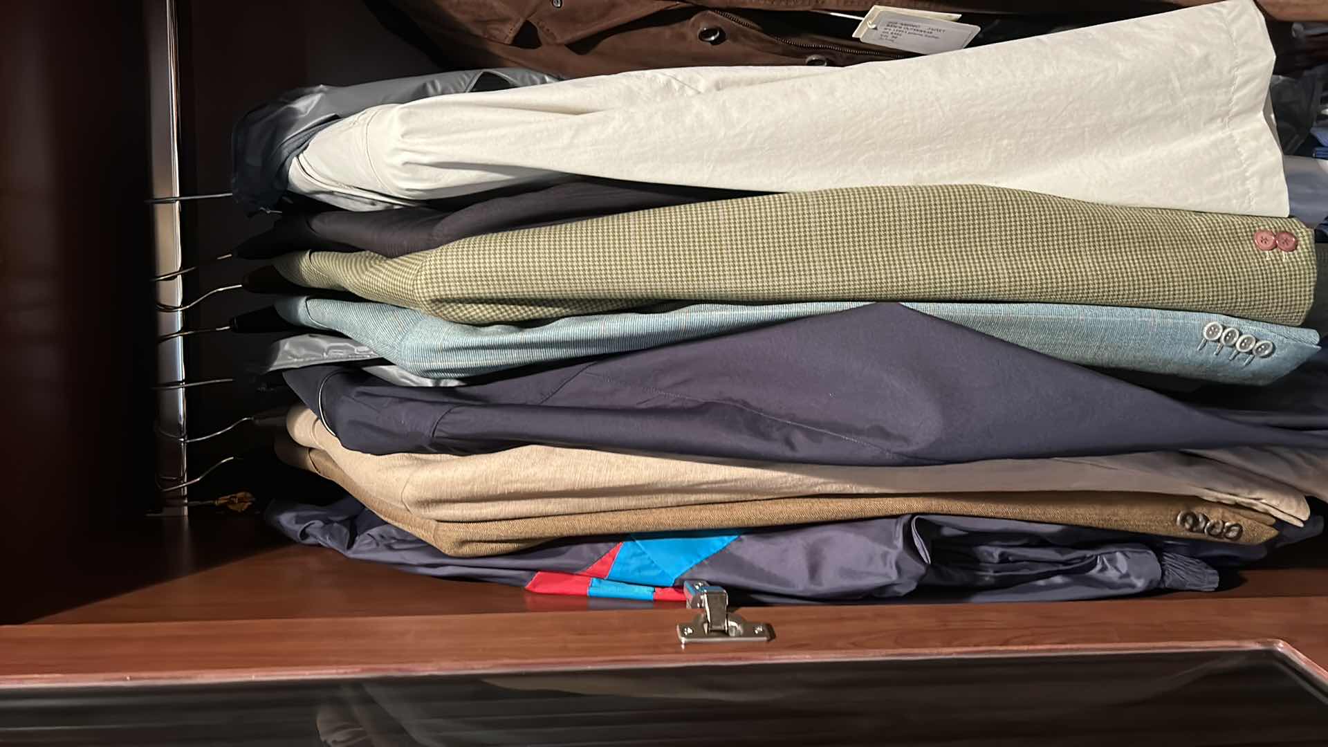 Photo 1 of MENS DESIGNER CLOTHING SIZE L XL