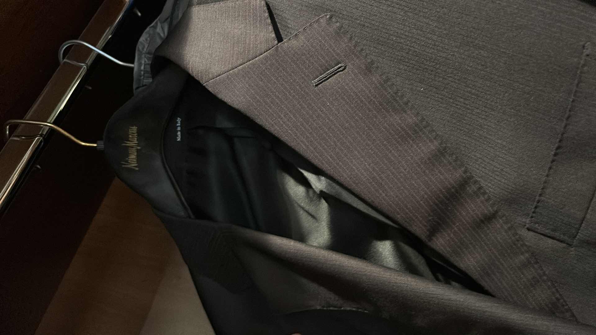 Photo 1 of MENS DESIGNER CLOTHING SIZE L XL