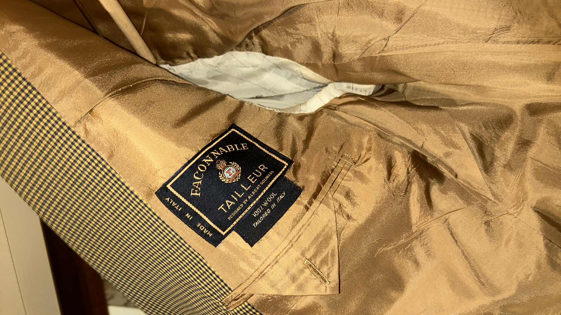 Photo 1 of 4 MENS SUITS AND SPORTS COSTS SIZE L XL