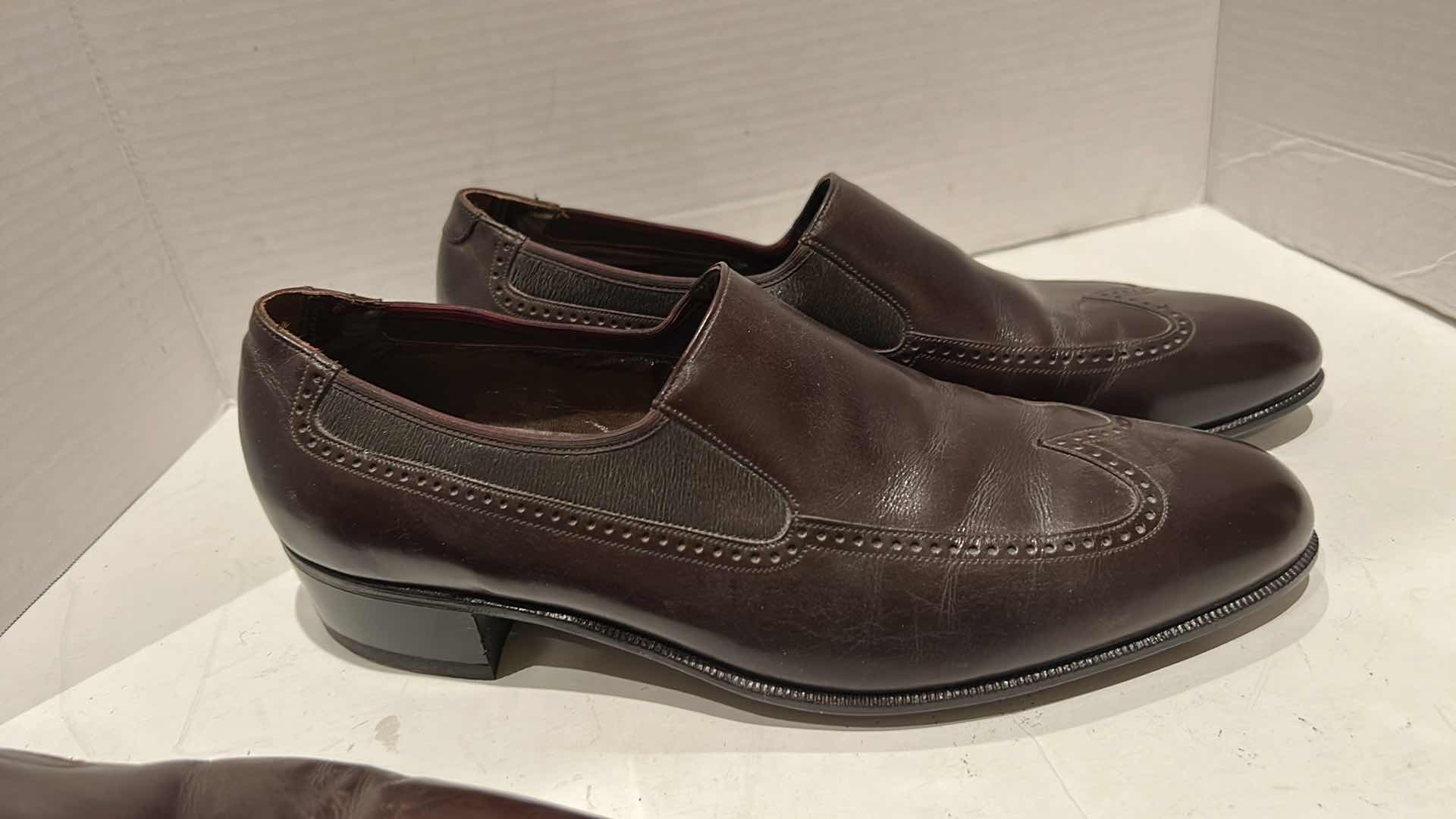 Photo 1 of 2 MENS FLORSHEIM LEATHER LOAFERS SIZE 9