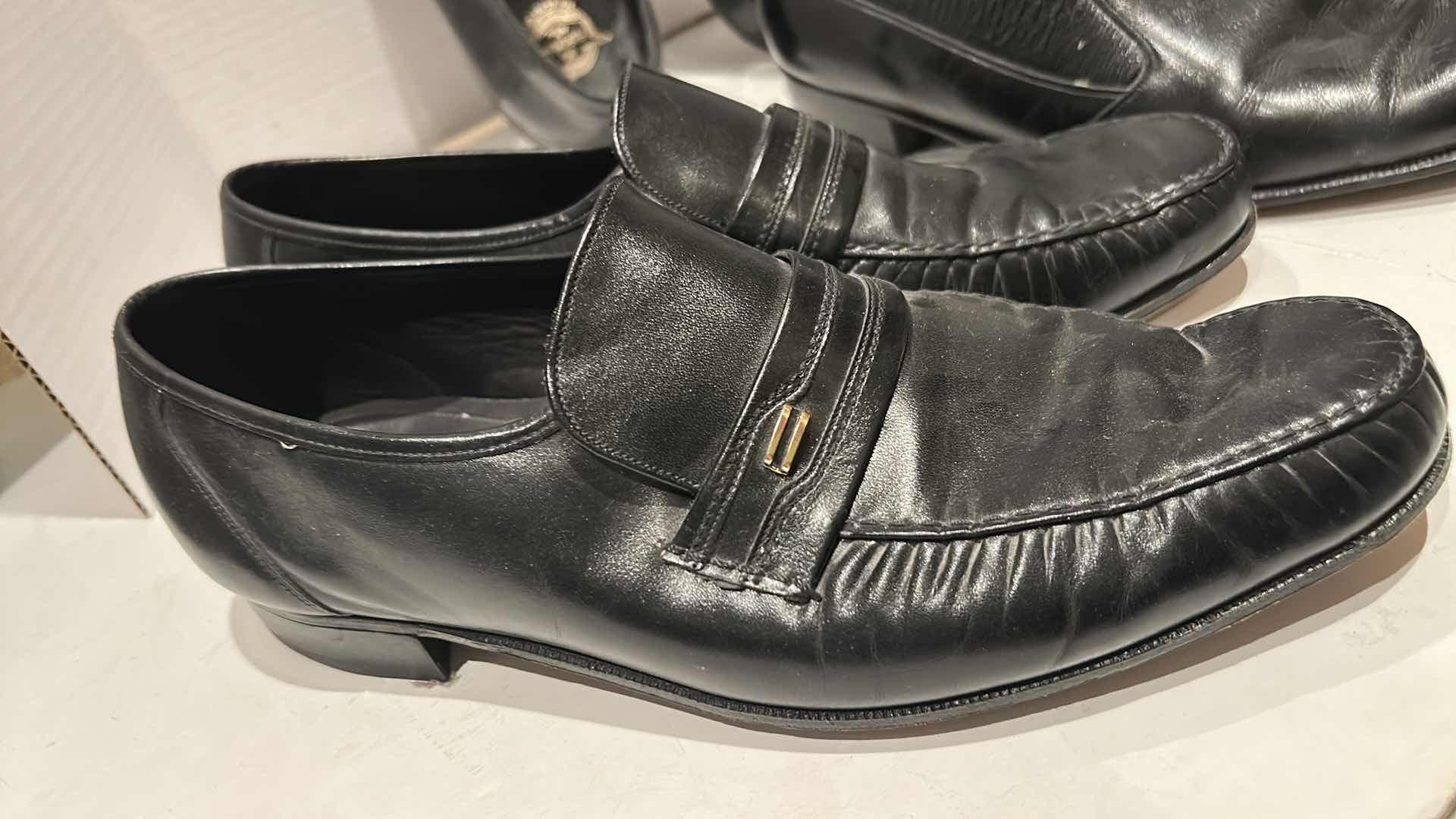 Photo 1 of 3- FLORSHEIM BLACK MEN'S LEATHER LOAFERS (SIZE 9)