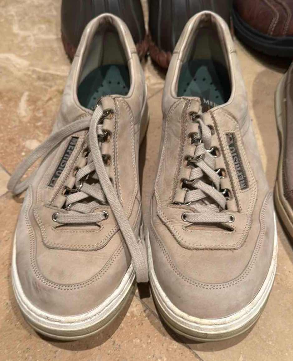 Photo 1 of 4-PAIRS MEN’S SHOES (SIZE 9.5-10)