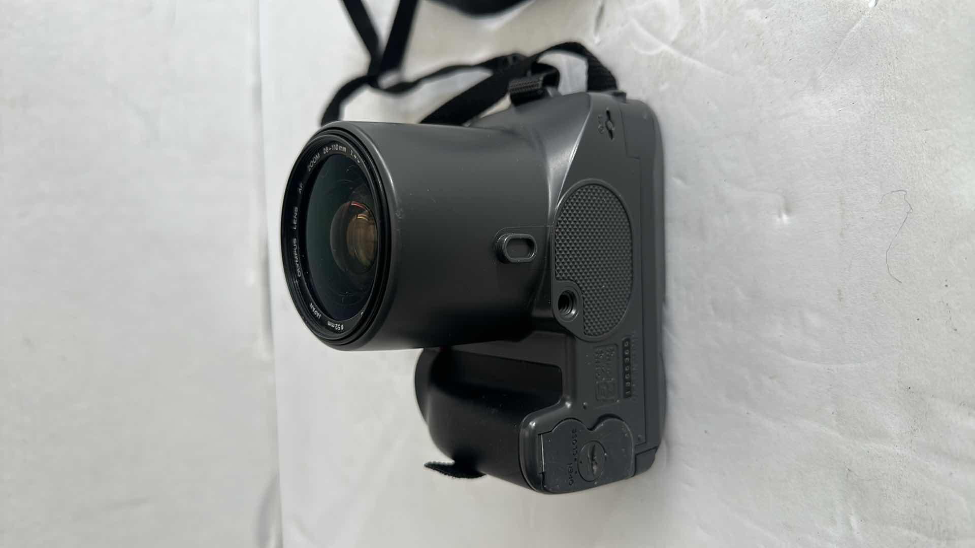 Photo 1 of OLYMPUS 28-110mm INTELLIGENT FLASH CAMERA W STORAGE CASE