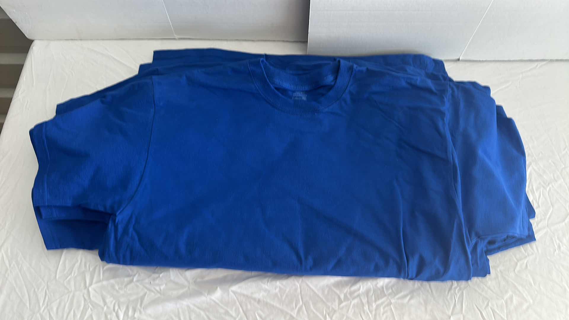 Photo 1 of 10-NEW MEN'S FRUIT OF THE LOOM ROYAL BLUE T-SHIRTS-SIZE XL