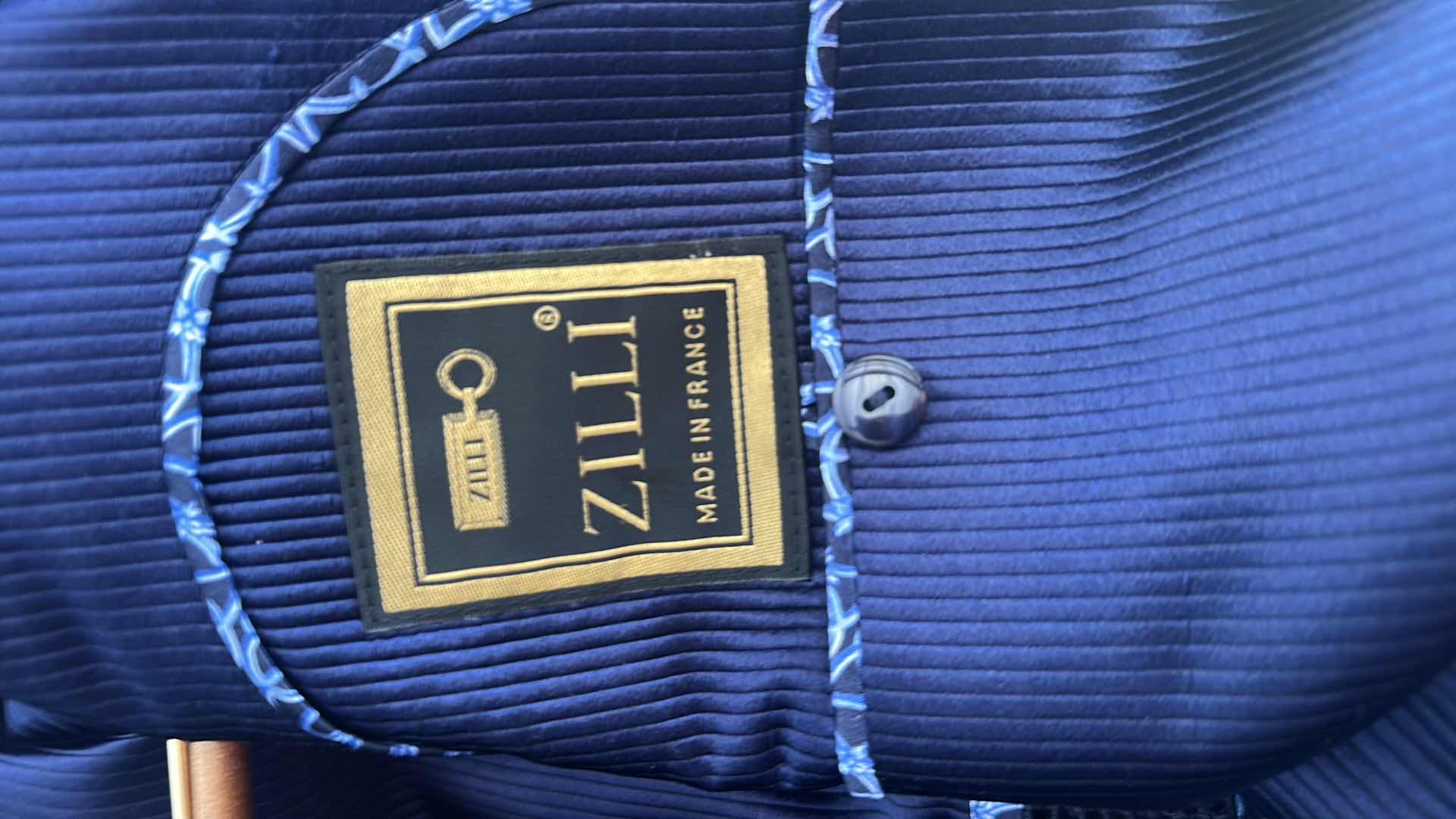 View 3 of DESIGNER "ZILLI NAVY BLUE LEISURE JACKET FROM BELLAGIO MADE IN FRANCE-SIZE 46