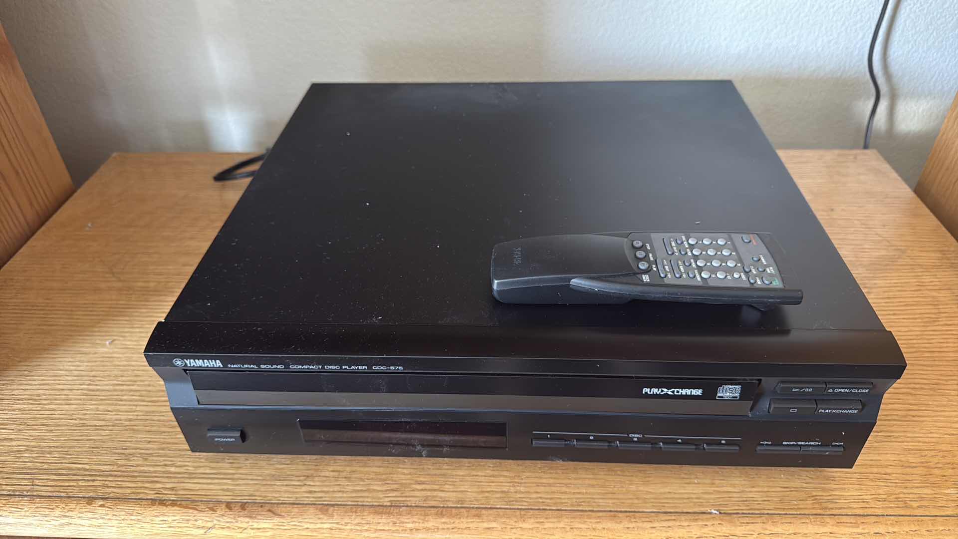 Photo 1 of YAMAHA NATURAL SOUND COMPACT DISC PLAYER CDC-575