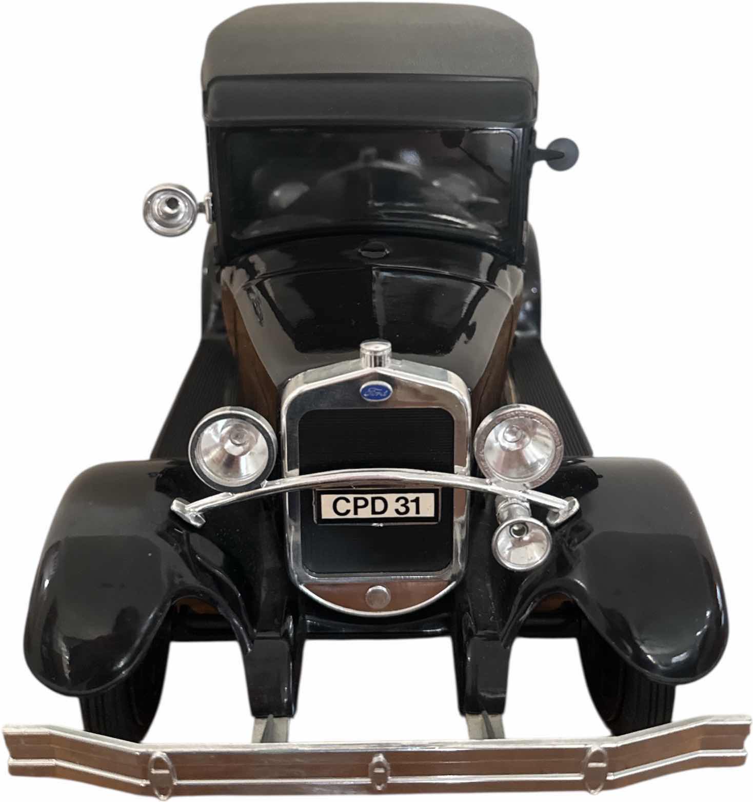 Photo 1 of VINTAGE JIM BEAM BOURBON WHISKEY FORD MODEL A 1931 POLICE DEPARTMENT PADDY WAGON DECANTER EMPTY
16” X 7” X H7”