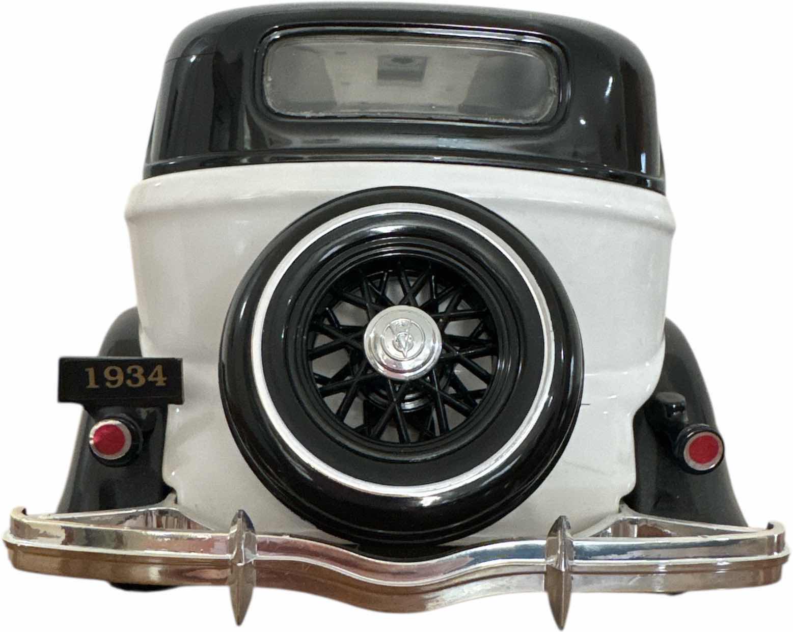 Photo 1 of VINTAGE JIM BEAM 1934 FORD MODEL A POLICE CAR DECANTER EMPTY

14” X 6” X H6”