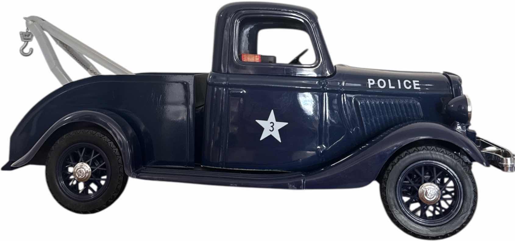Photo 1 of VINTAGE JIM BEAM 1935 FORD MODEL A POLICE TOW TRUCK DECANTER 

14” X 6” X H5.5”