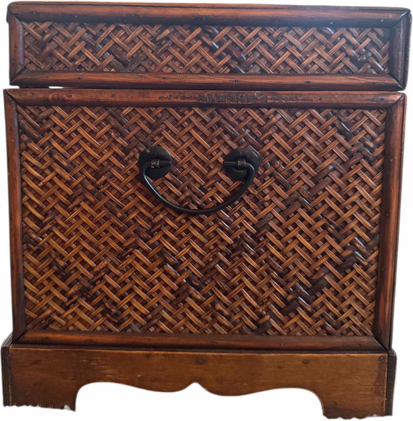 Photo 1 of VINTAGE BROWN WOOD AND WICKER WICKER TRUNK WITH METAL LATCH
18” X 10.75” XH11”