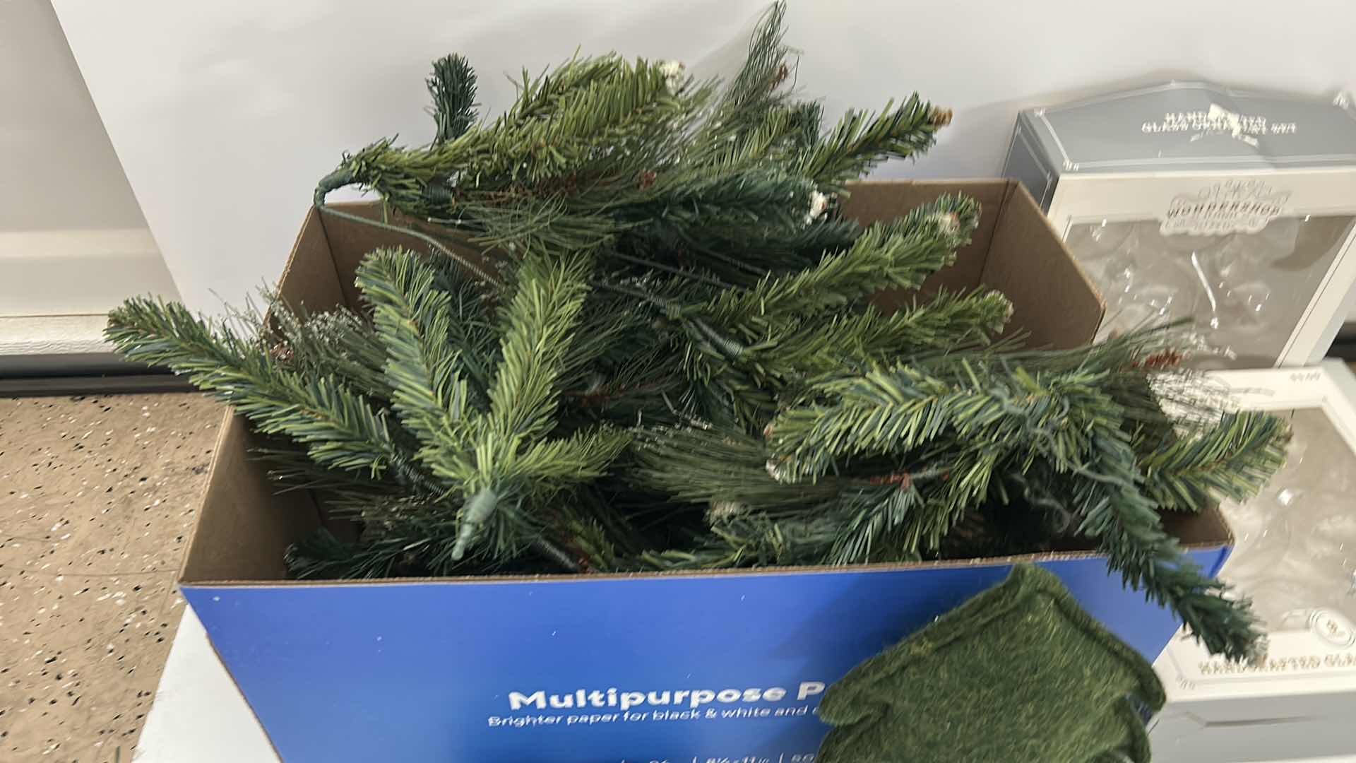 Photo 1 of CHRISTMAS DECOR